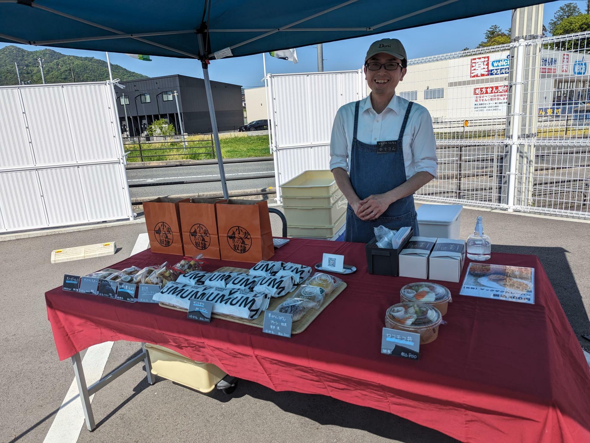 小麦の奴隷高屋東広島店オーナーの加藤さん。