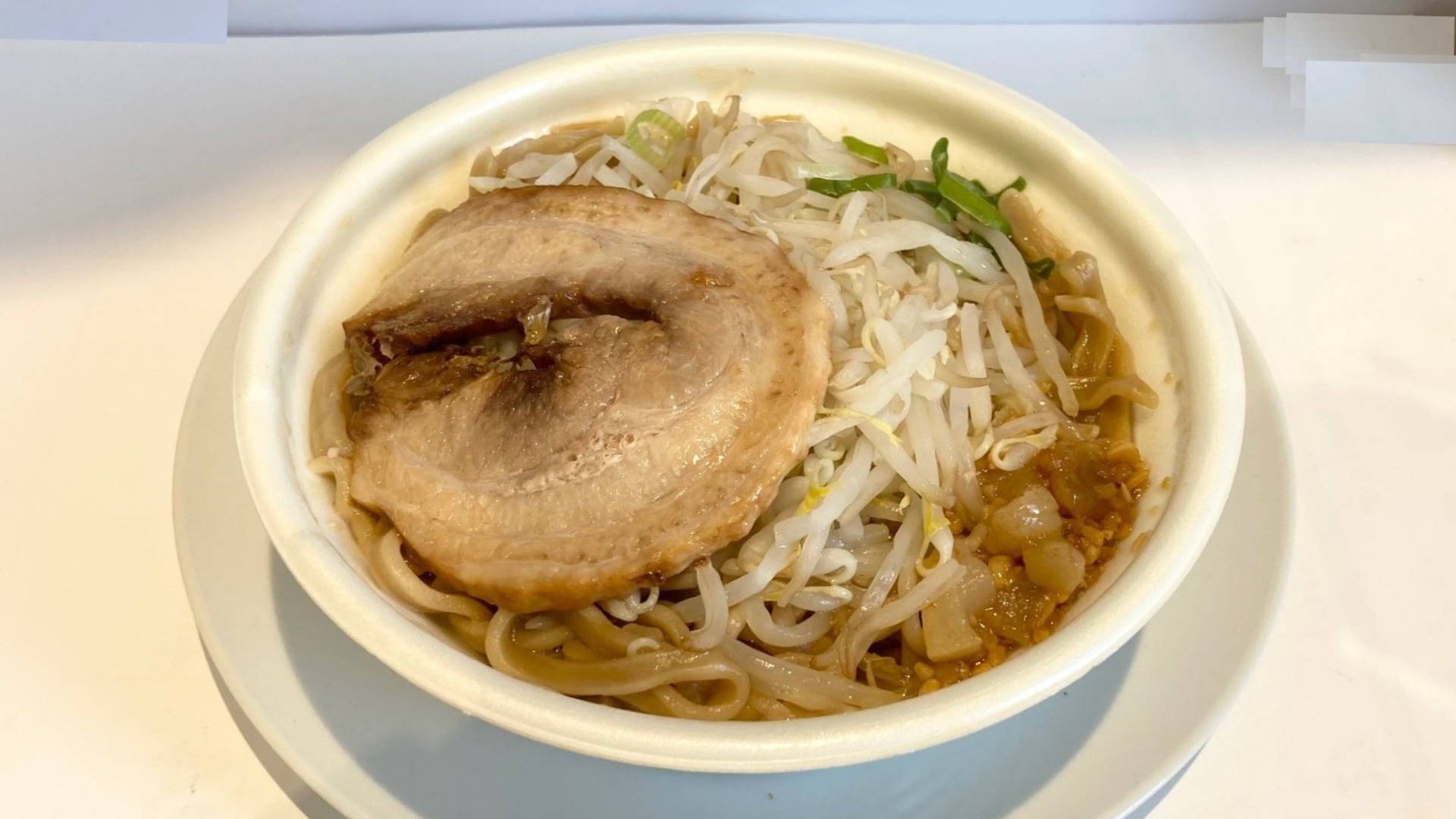 セブンのとみ田が衝撃のリニューアル!】デカ豚ラーメンワシワシ セブンのとみ田が衝撃のリニューアル!】デカ豚ラーメンワシワシ