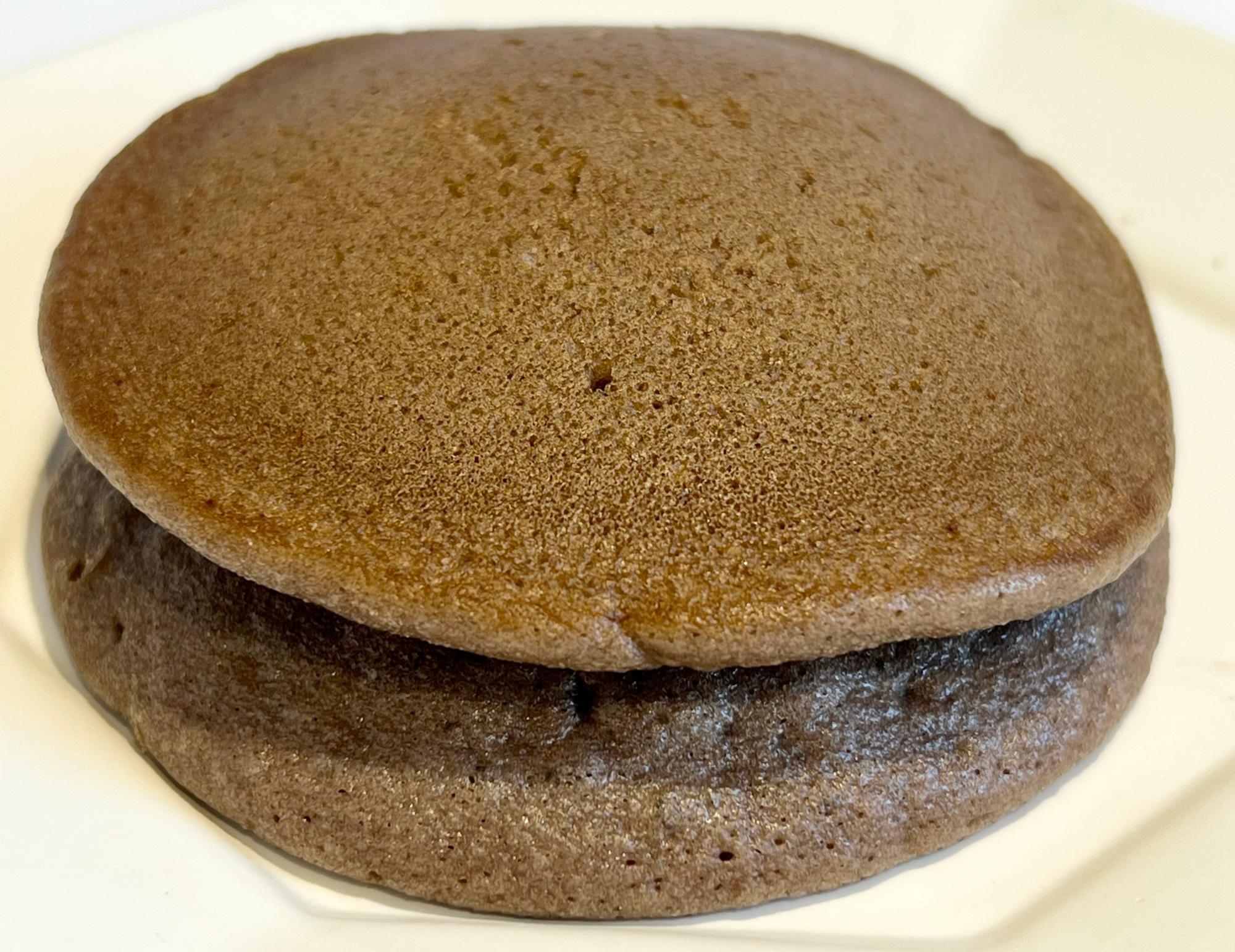 俺がこぼしたチョコパンケーキのかけら ダイソーのスキレットで簡単】チョコまみれカステラパンケーキの