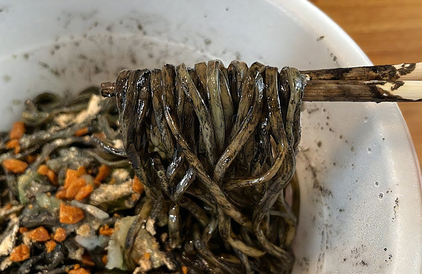 エガちゃんねる”とのコラボカップ麺!「ブリーフ団監修 イカ墨 エガちゃんねる”とのコラボカップ麺!「ブリーフ団監修 イカ墨