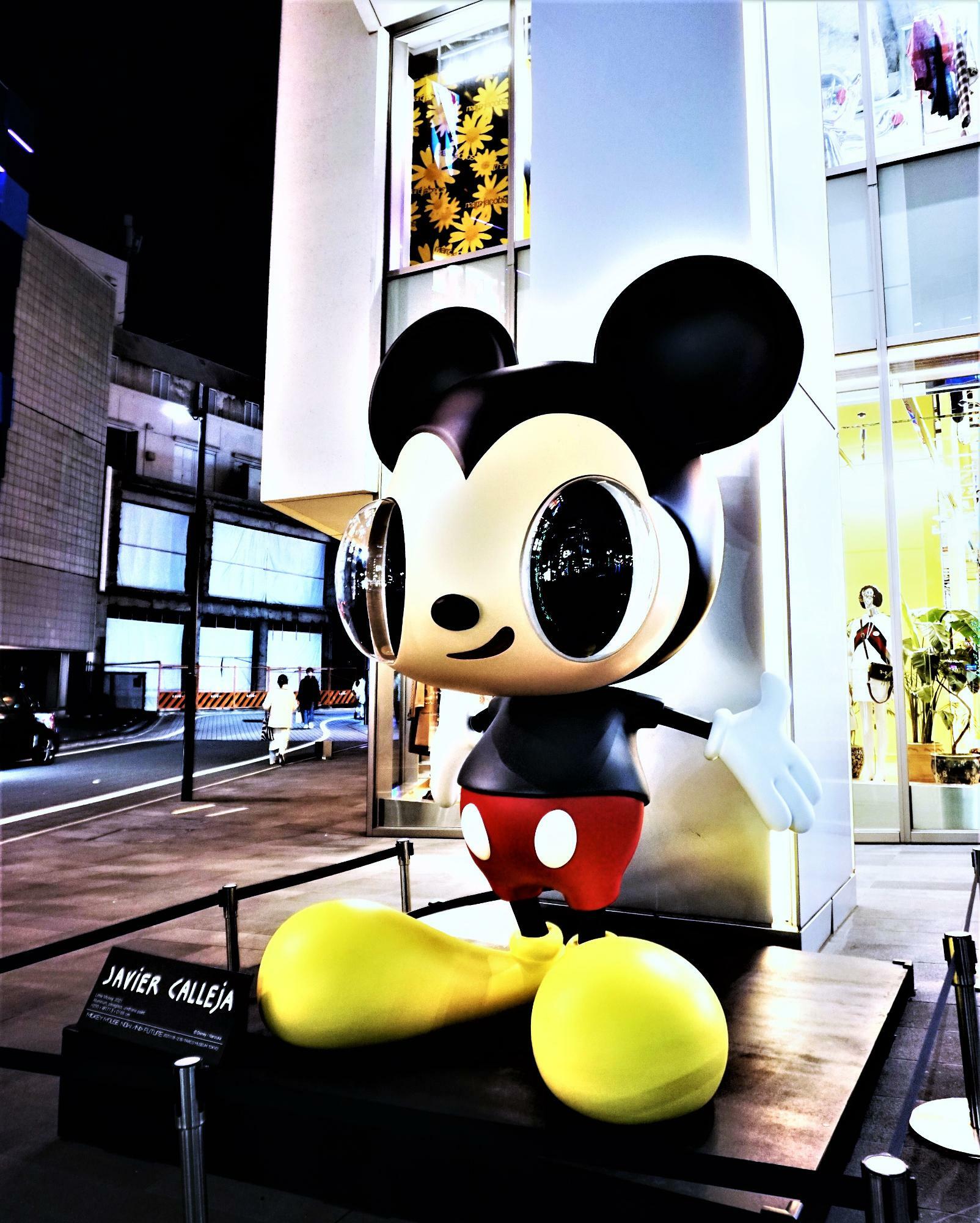 渋谷PARCO 1F店頭　Javier Callejja      c　Disney  Designed by Javier Callejja Nanzuka