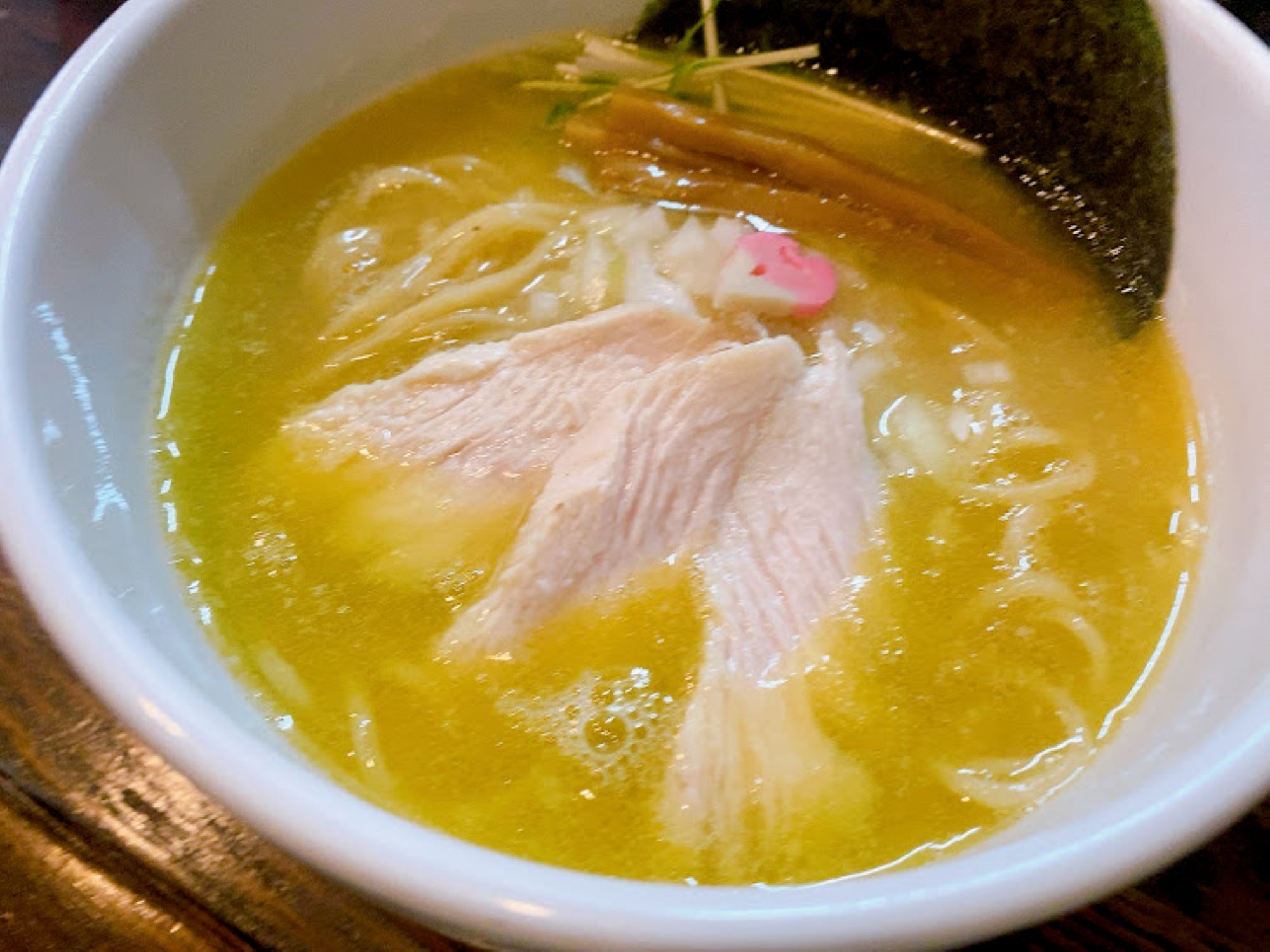 鶏白湯醤油ラーメン