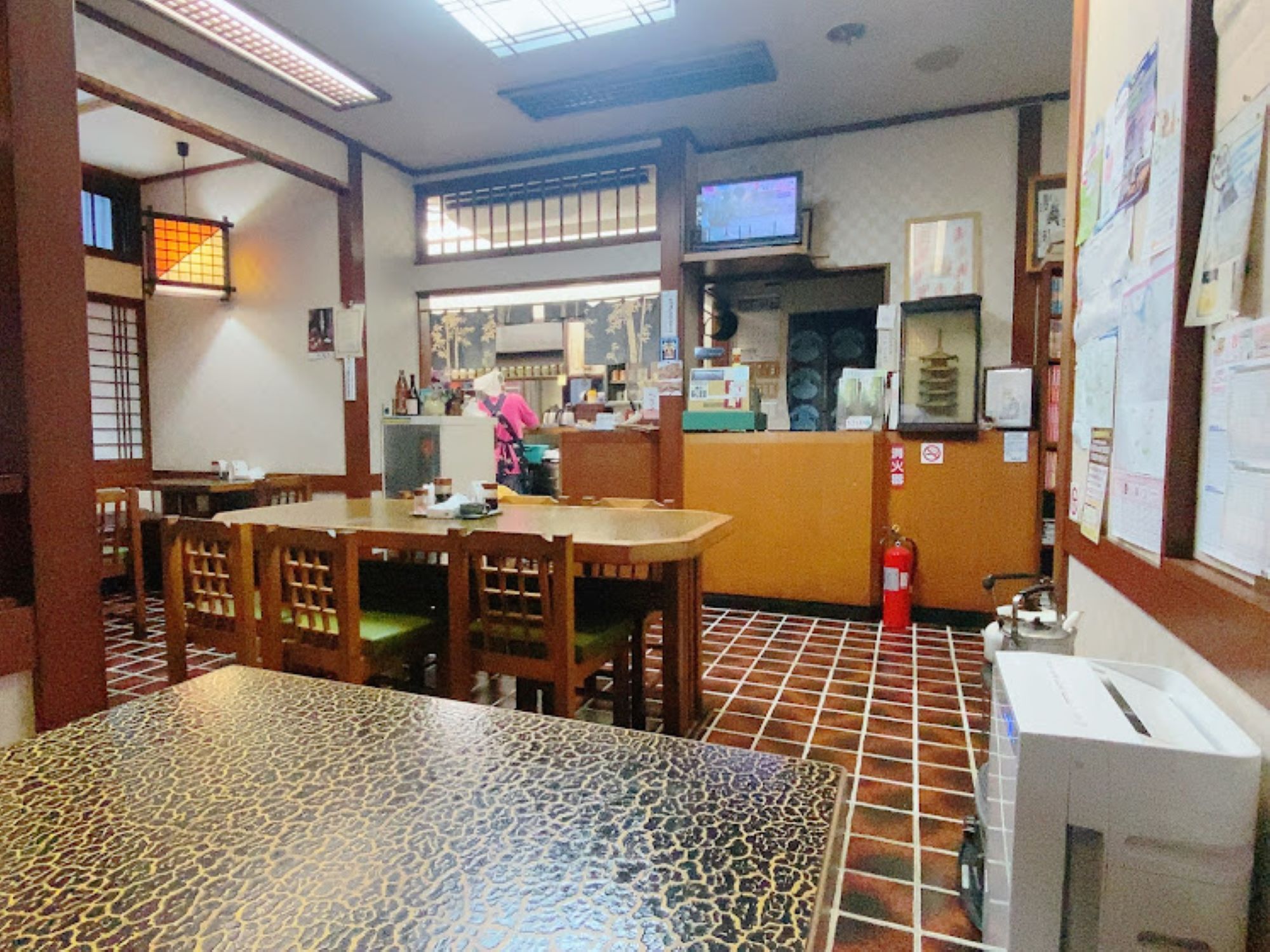 お蕎麦屋さんらしい内装は居心地が良いです。