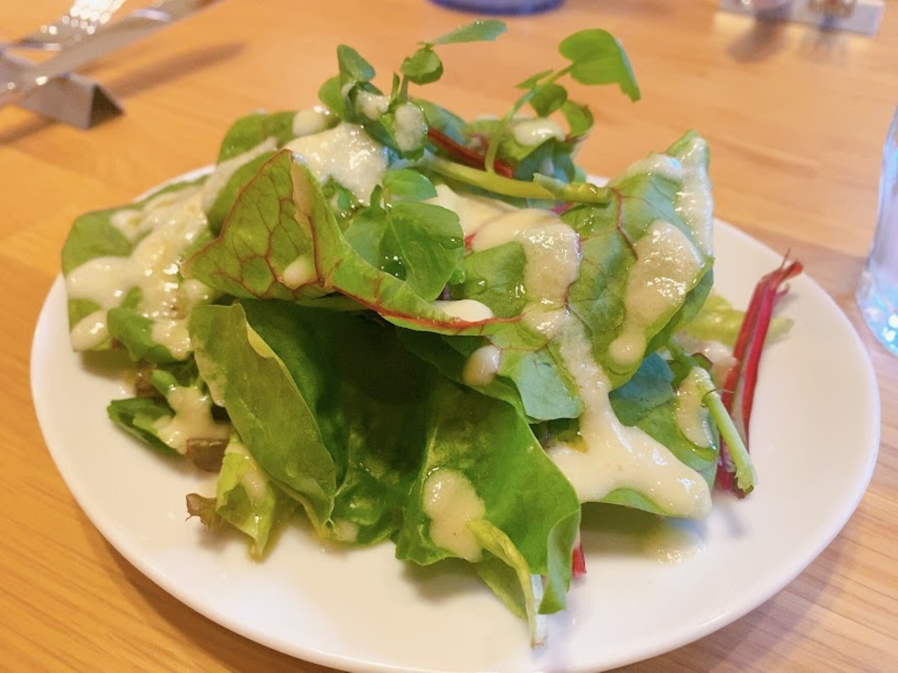 新鮮なお野菜が美味しいサラダ。