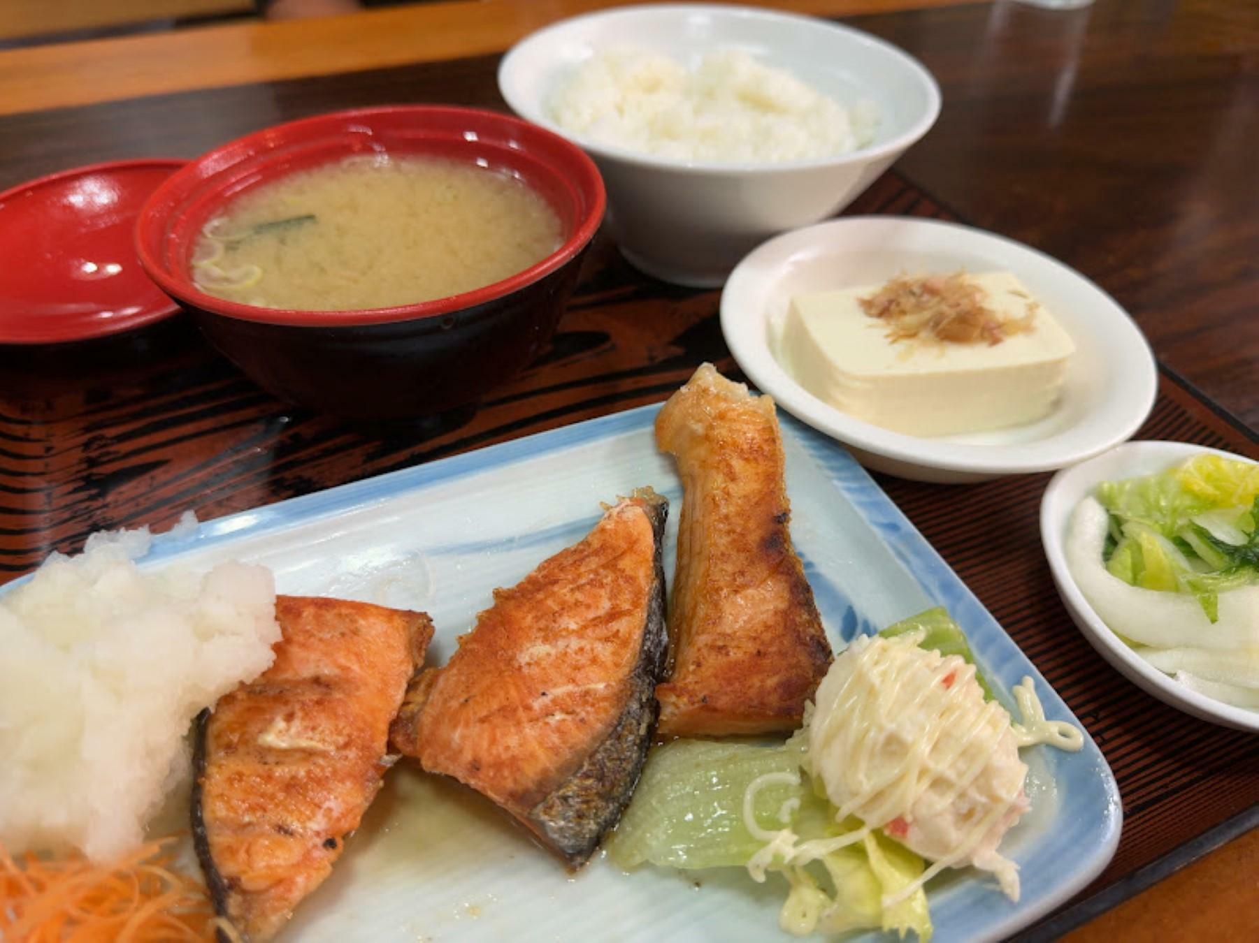 銀鮭の塩焼定食