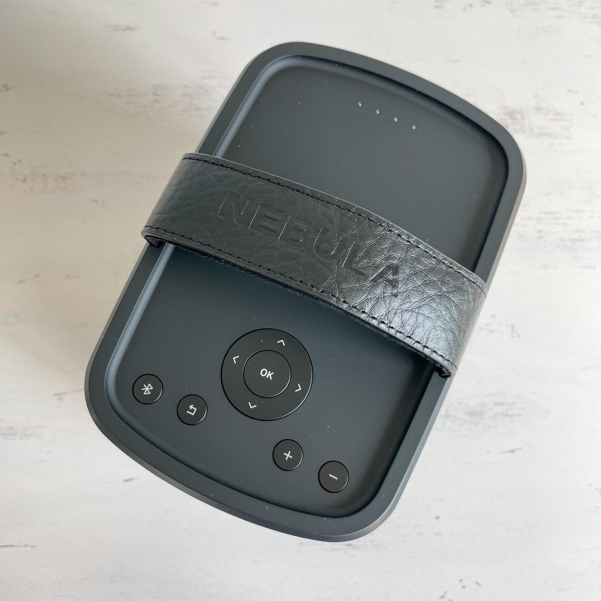 Ankerのモバイル型最高の明るさと音出力のプロジェクター Ankerのモバイル型最高の明るさと音出力のプロジェクター