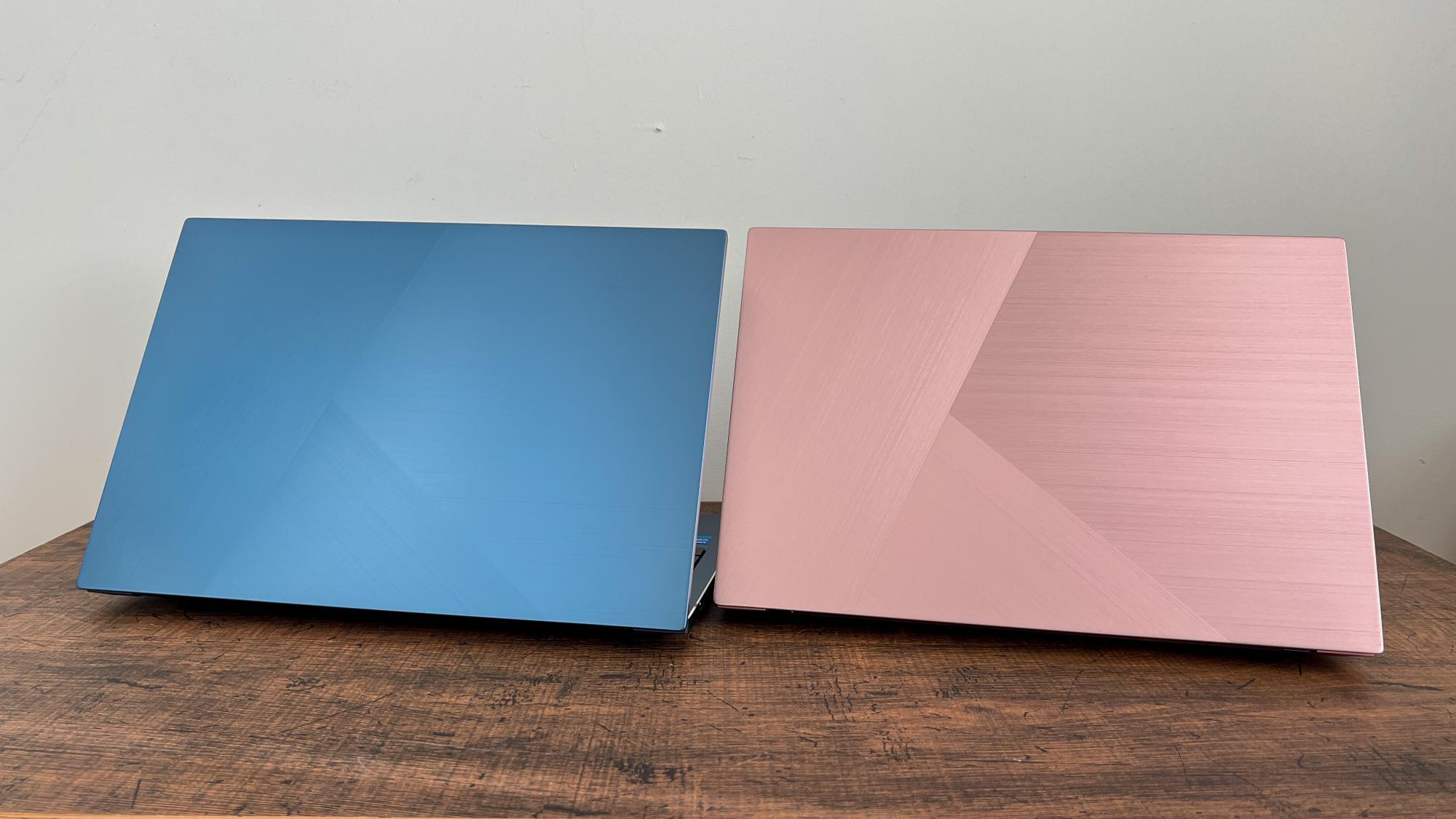 ラピスブルーとSAKURAの2色で彩る14型モバイルノートPC ラピスブルーとSAKURAの2色で彩る14型モバイルノートPC