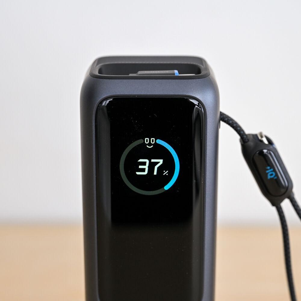 【新品未開封】Anker Power Bank 25000mAh巻取り式シルバー Anker Japan、巻取り式/一体型の2本のUSB-Cケーブルと入出力状況