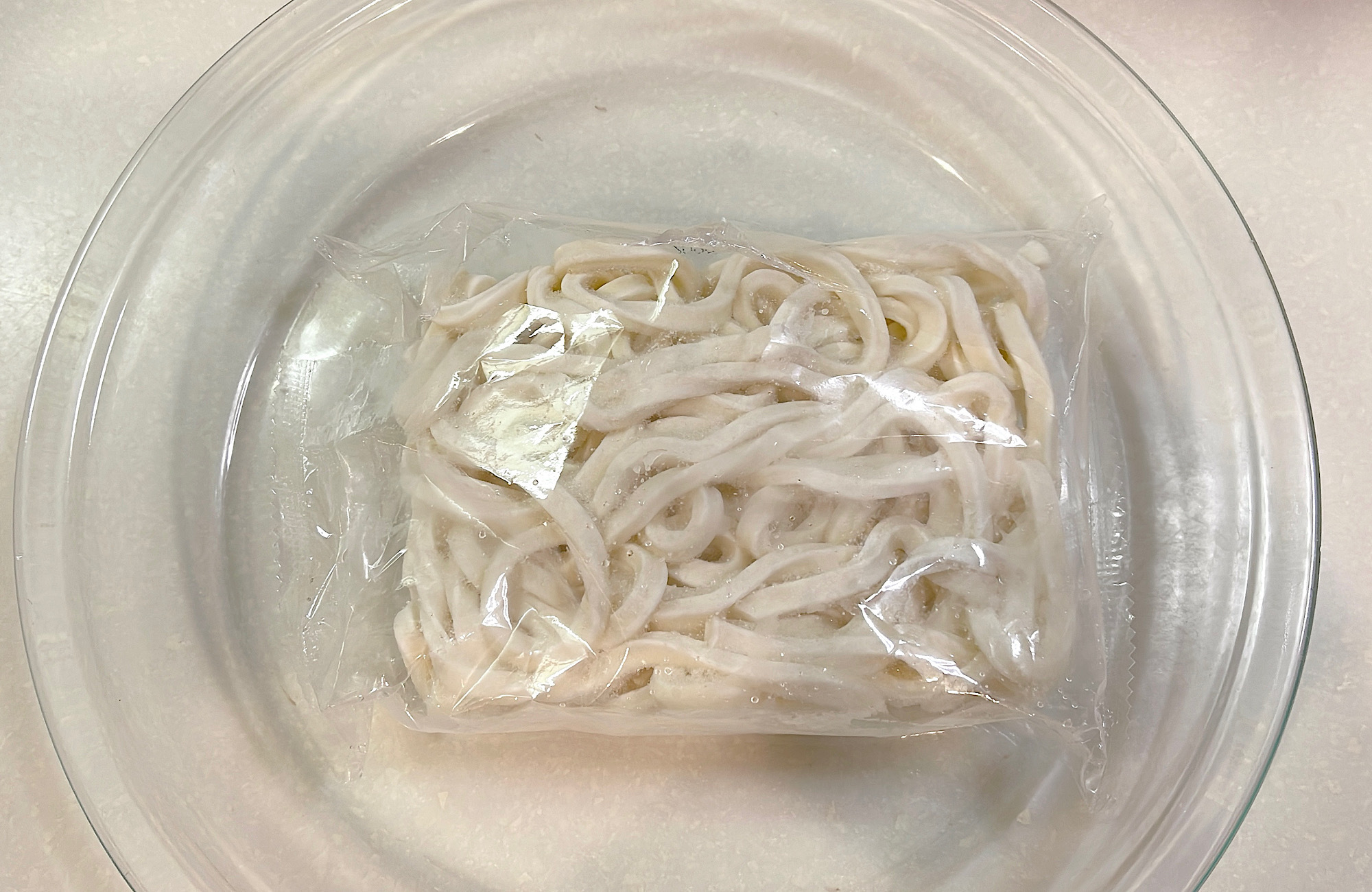 こちらは冷凍のうどんです