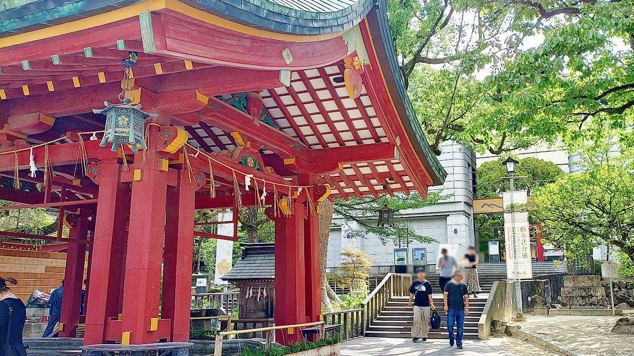 太宰府天満宮の手水舎と宝物殿