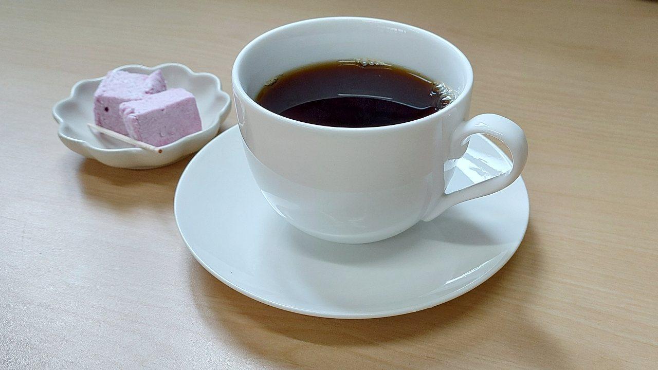 つくしちゃんカフェのコーヒーとギモーブ