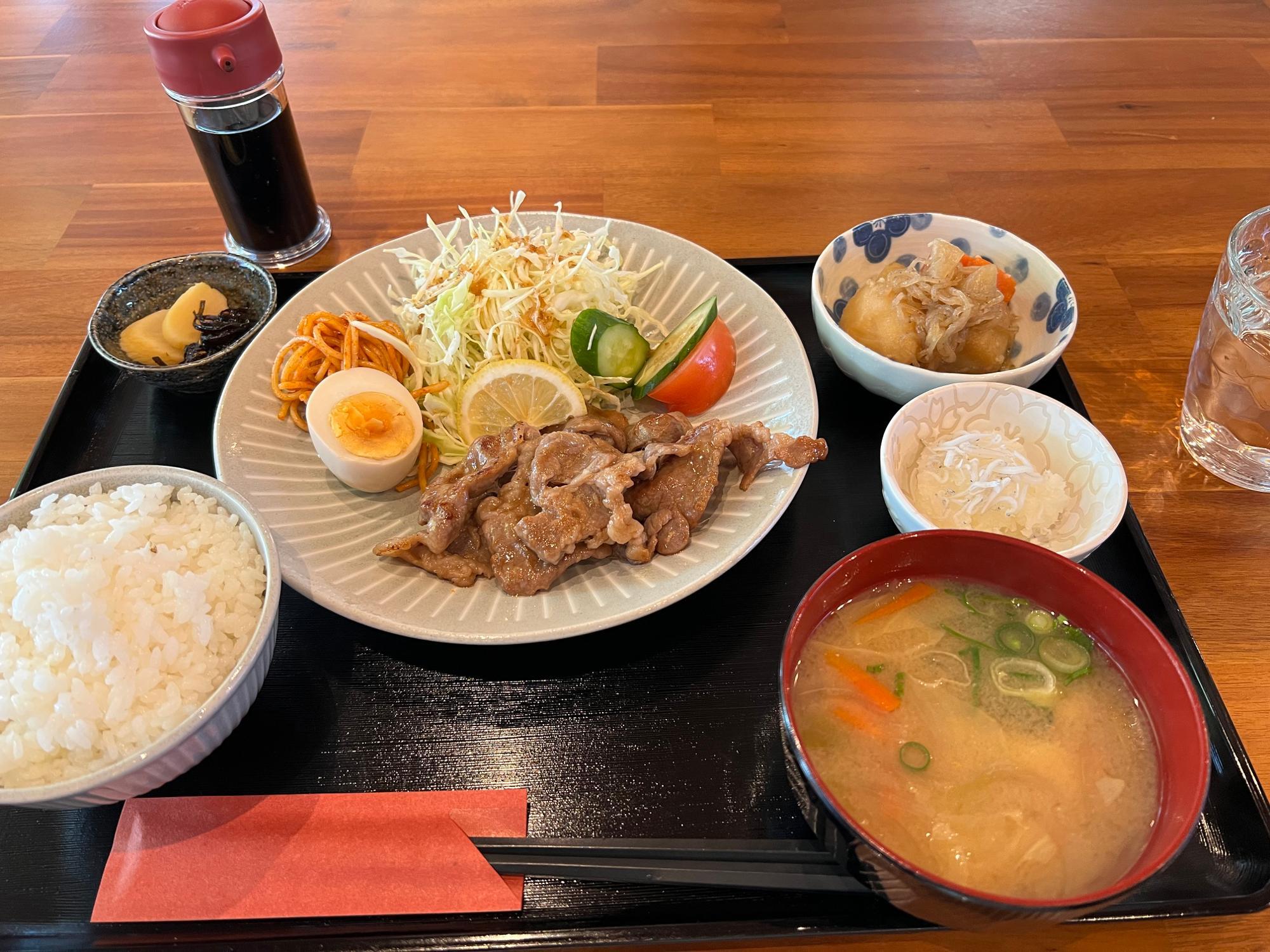 茶みせ　かもん　しょうが焼きセット