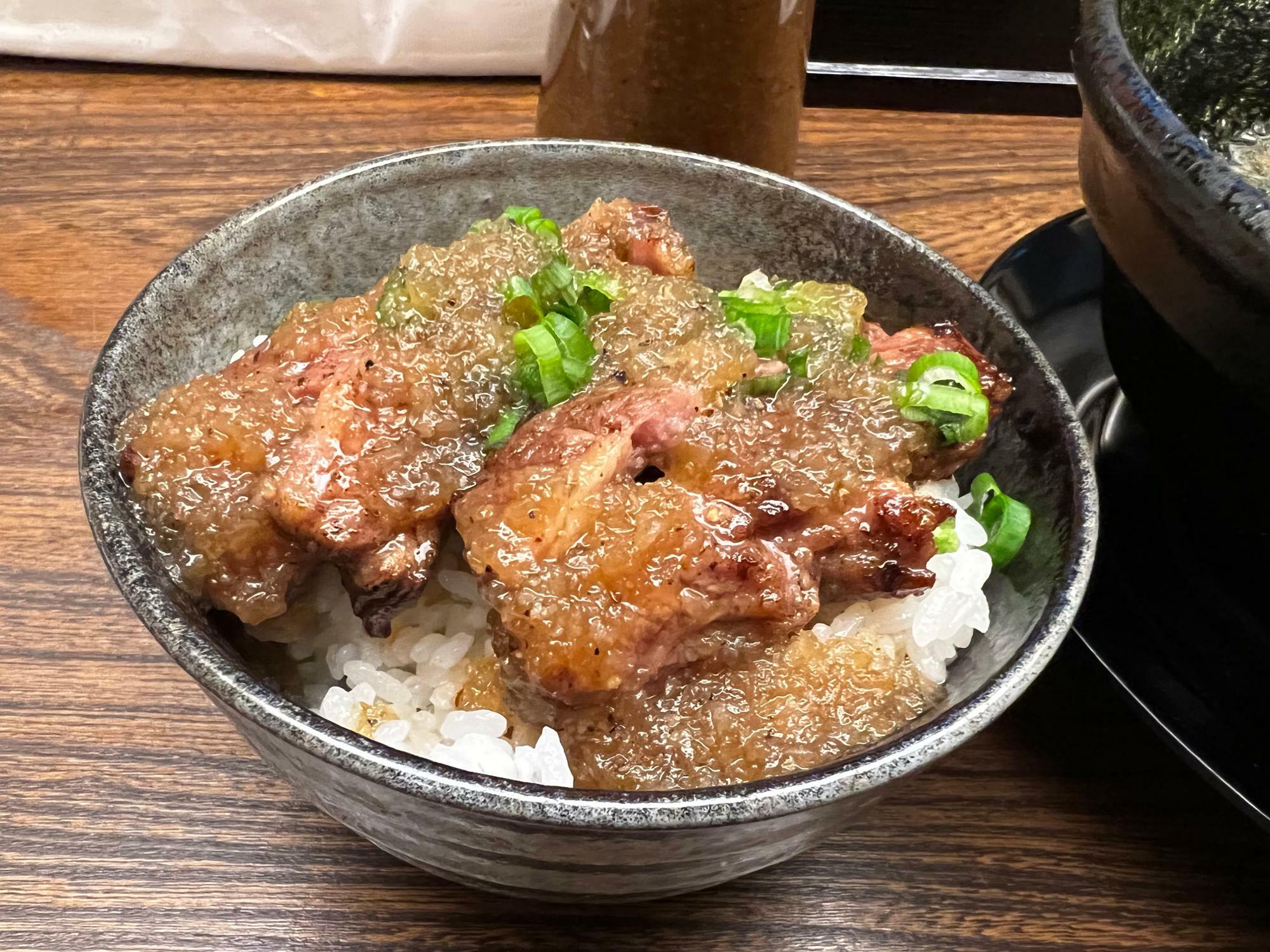 「牛骨白湯ラーメンAzuma」ミニステーキ丼
