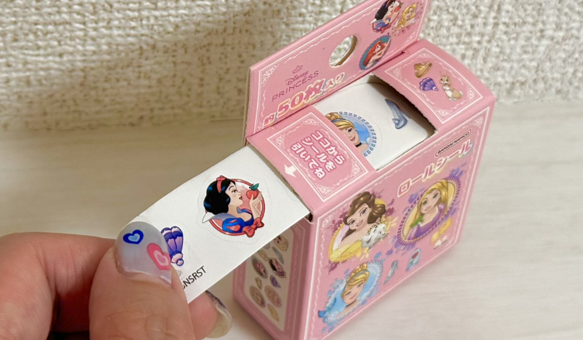 やっと見つけた…！！」【セリア】のディズニー新作シールが約50枚入り