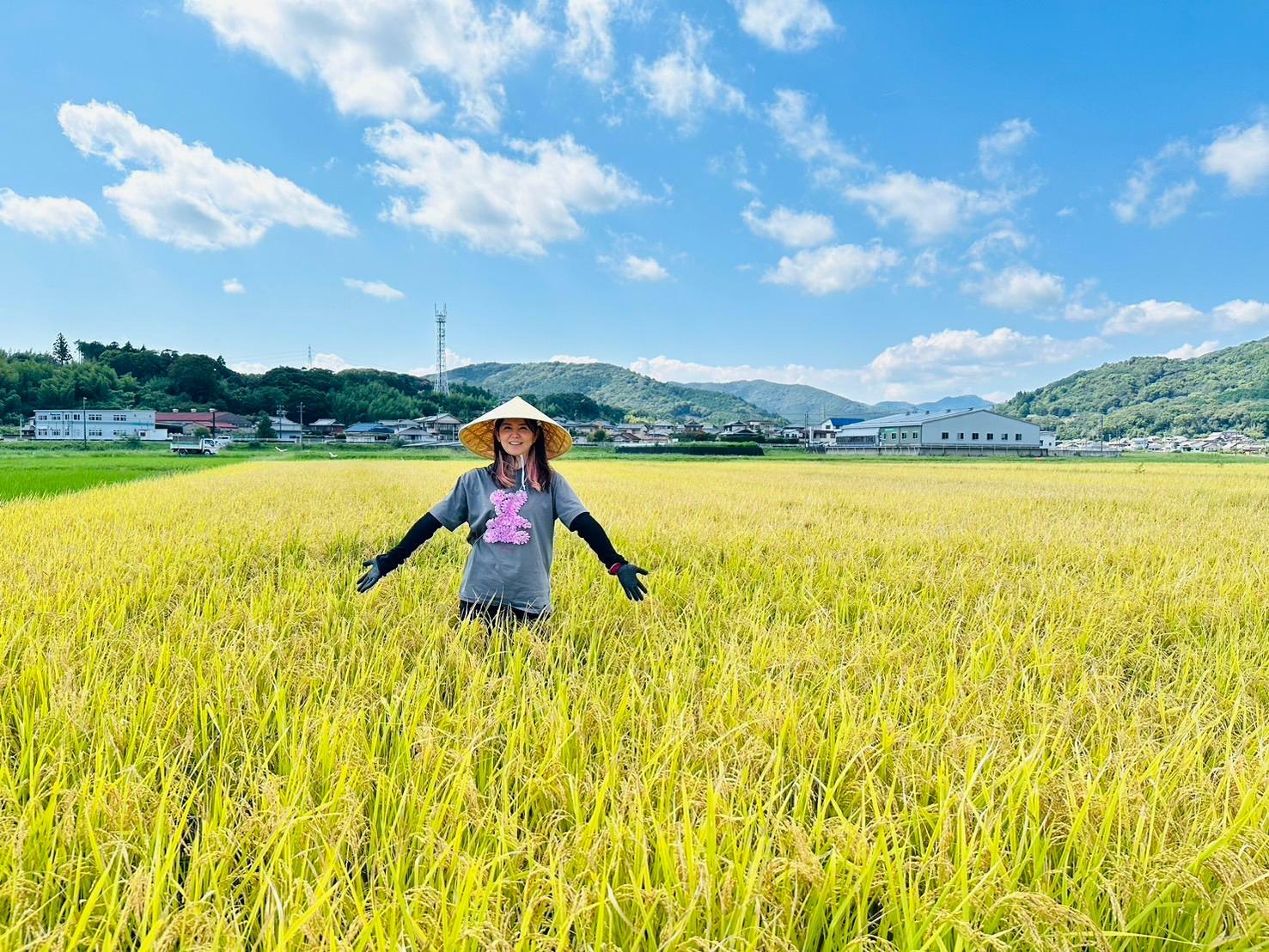 伊勢の御神田（おみた）で稲作も始めた片山さん（写真提供＝幸光堂）