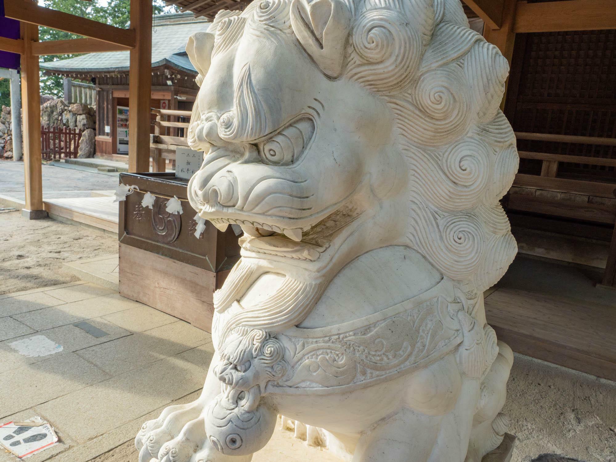 唐沢山神社(栃木県佐野市)の白い狛犬
