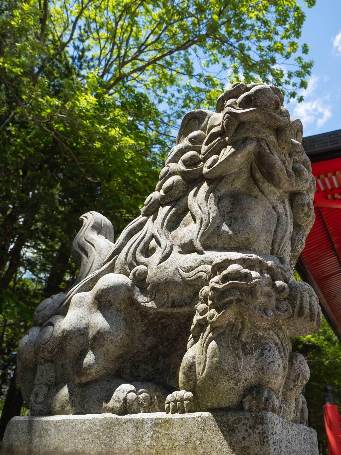 赤城神社(群馬県前橋市)の子連れ狛犬