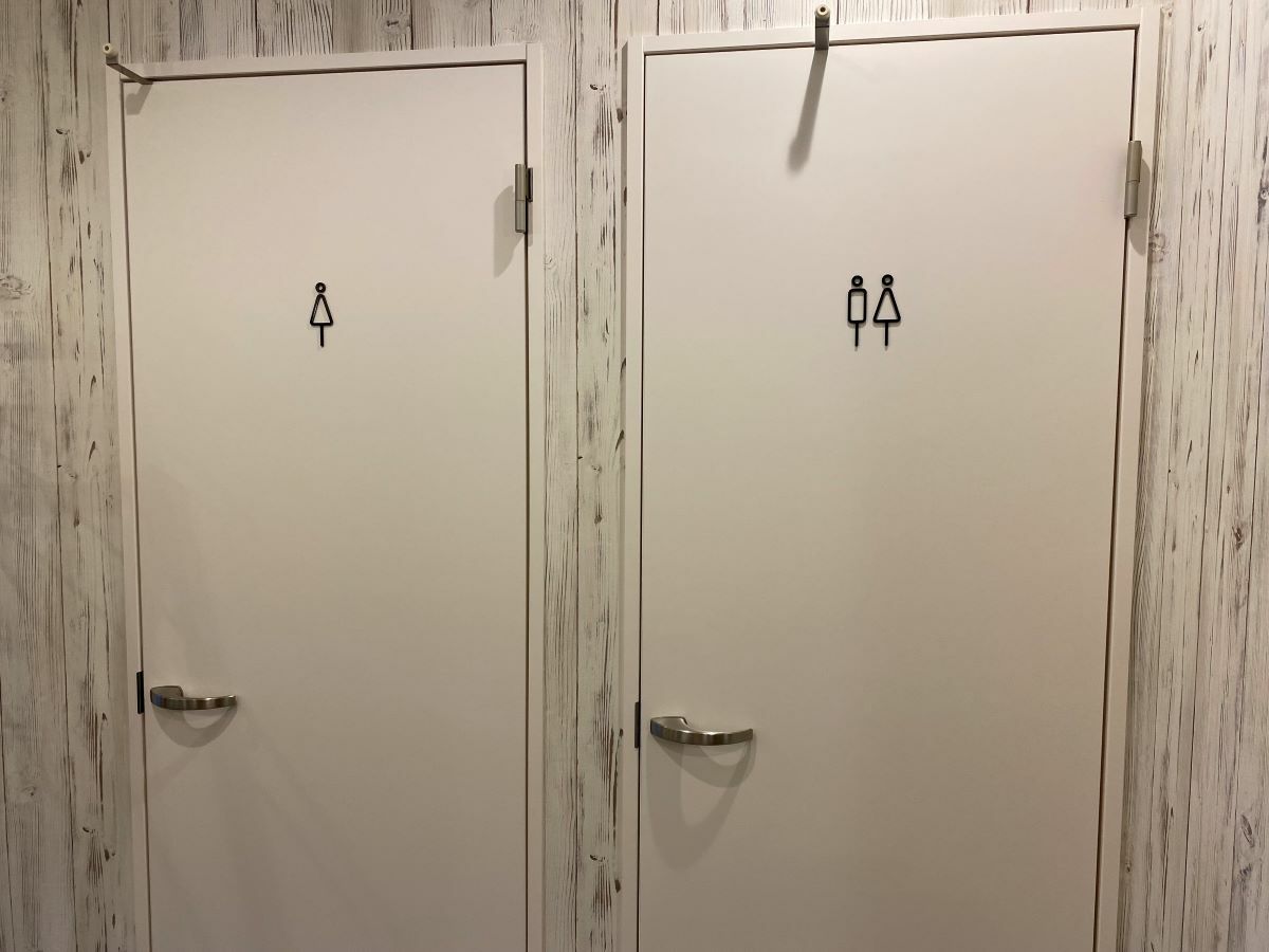 女性専用トイレと男女共用トイレ