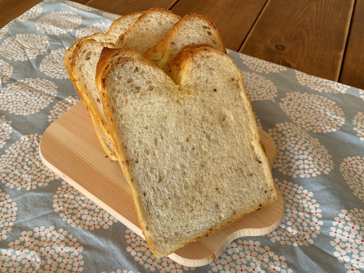 玄米パン　１斤270円