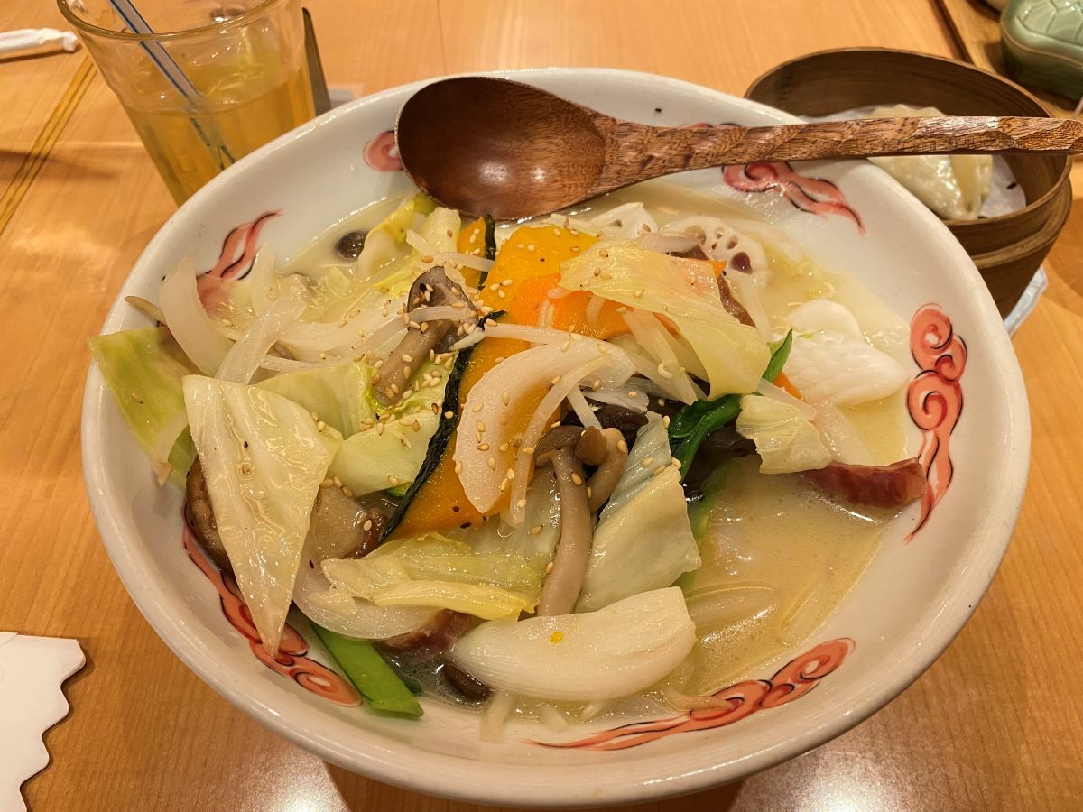 雲南　海の幸白湯麵