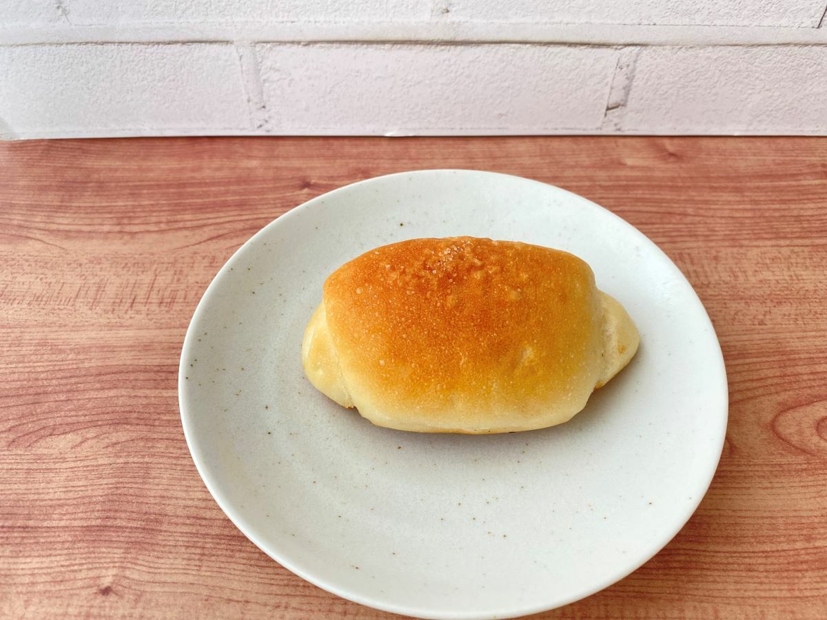 岩塩バターパン　（100円＋税）