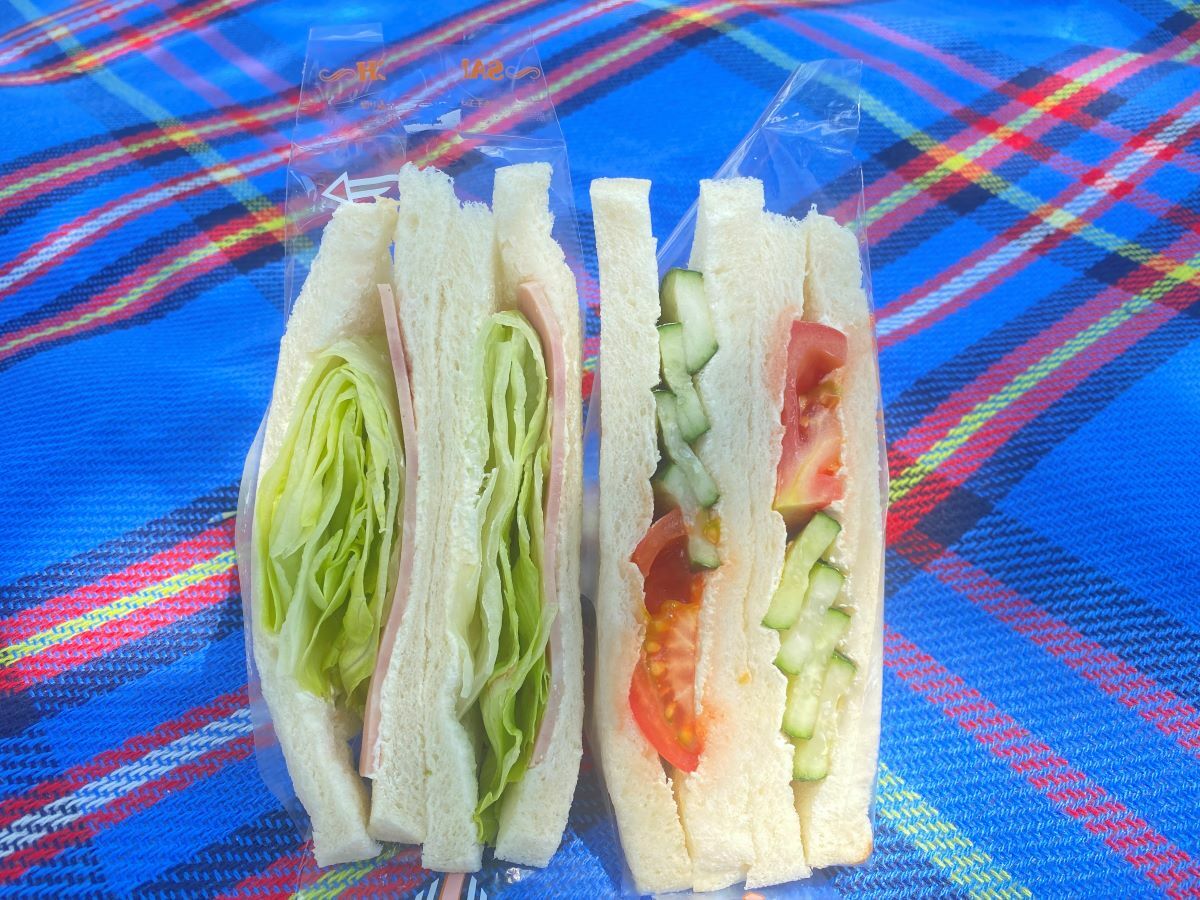 ハムサンド280円、野菜サンド280円