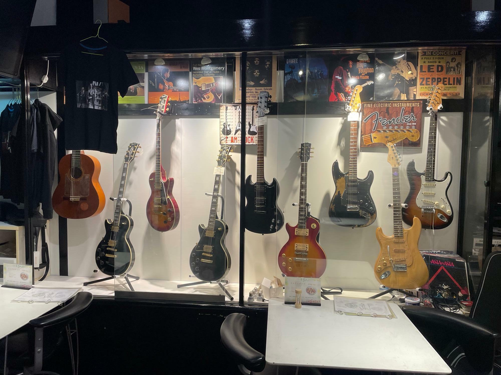 展示されているギターは販売も可能