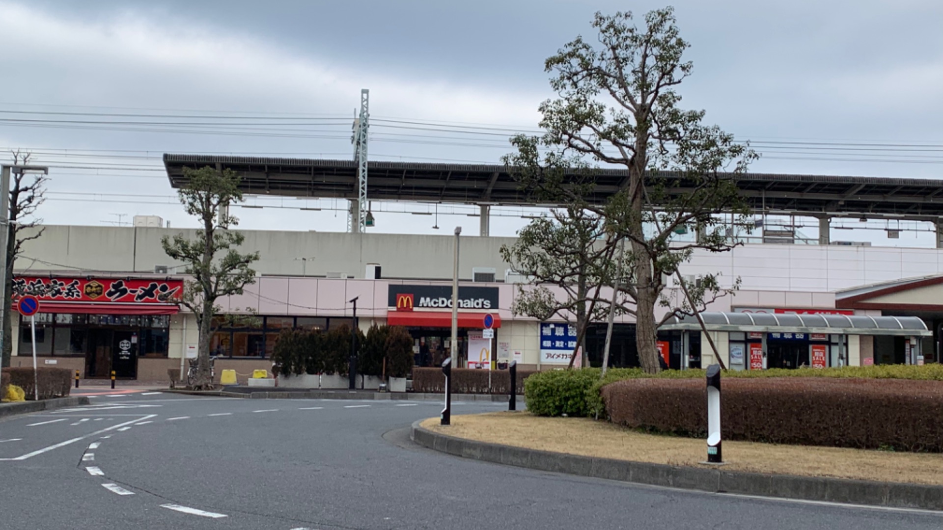 草加市】閉店ラッシュ。駅前高架下のお店が相次いで閉店を発表。（mi