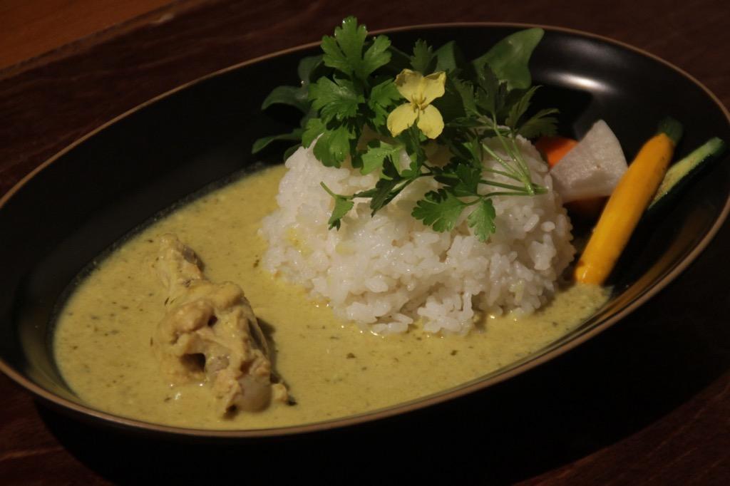草加市】採れたて野菜を使った3種類のカレーが楽しめる！複合