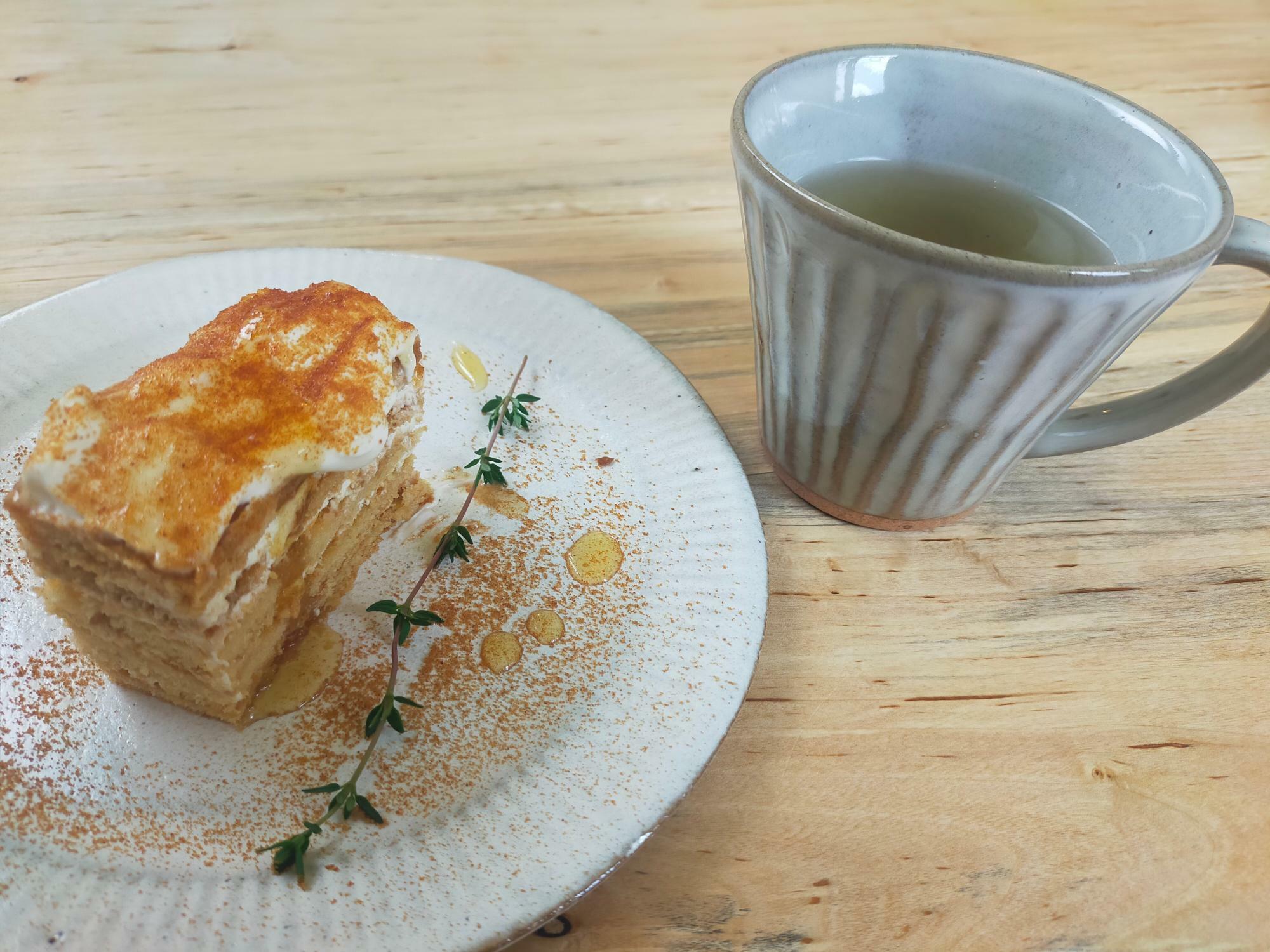 「cafe Laima」の「はちみつケーキ」と「リラックスブレンド」