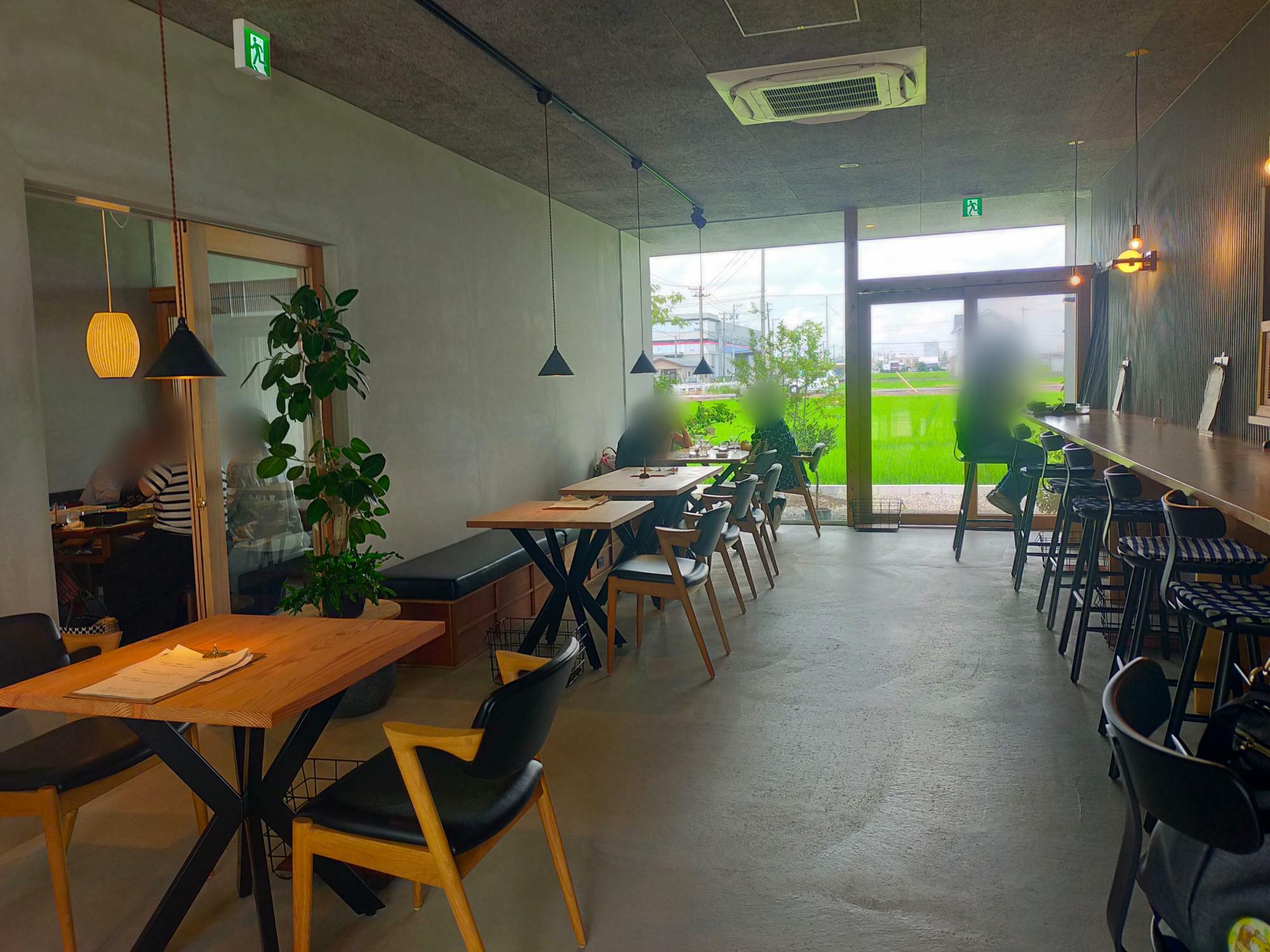 「hachidoricafe」の店内