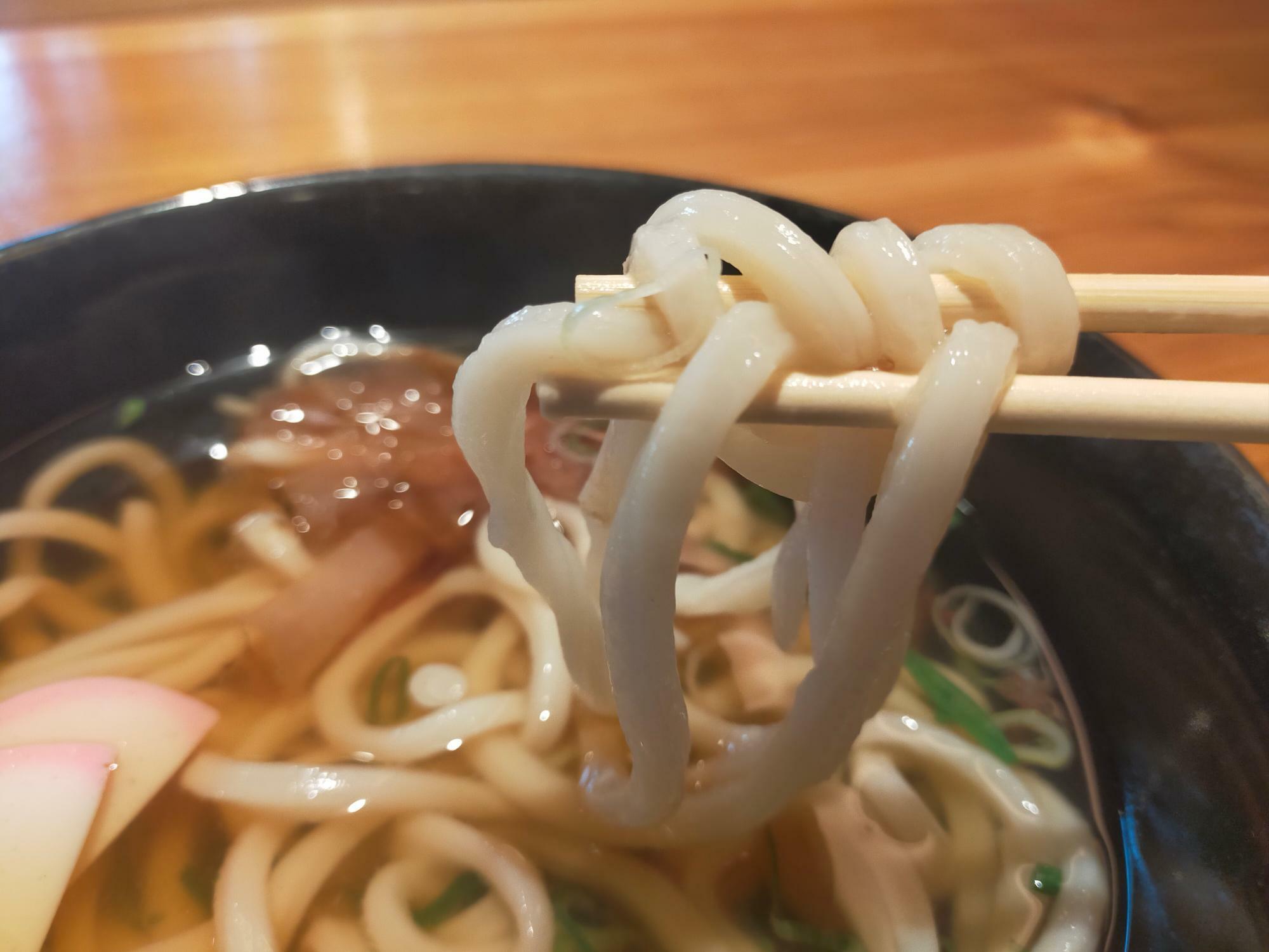 「うどん圓山」のかけうどん