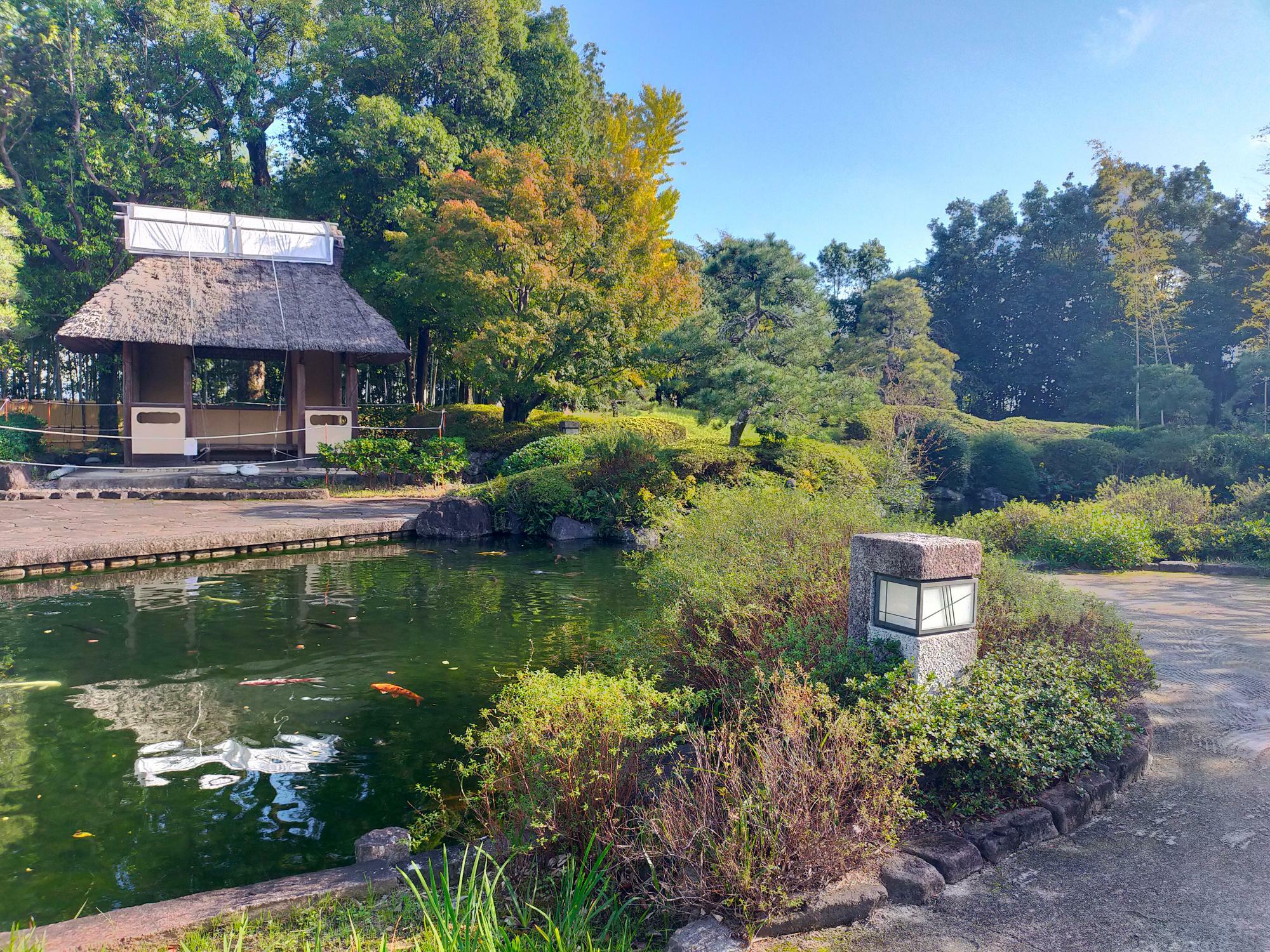 「丈山苑」の東庭「回遊式池泉庭園」