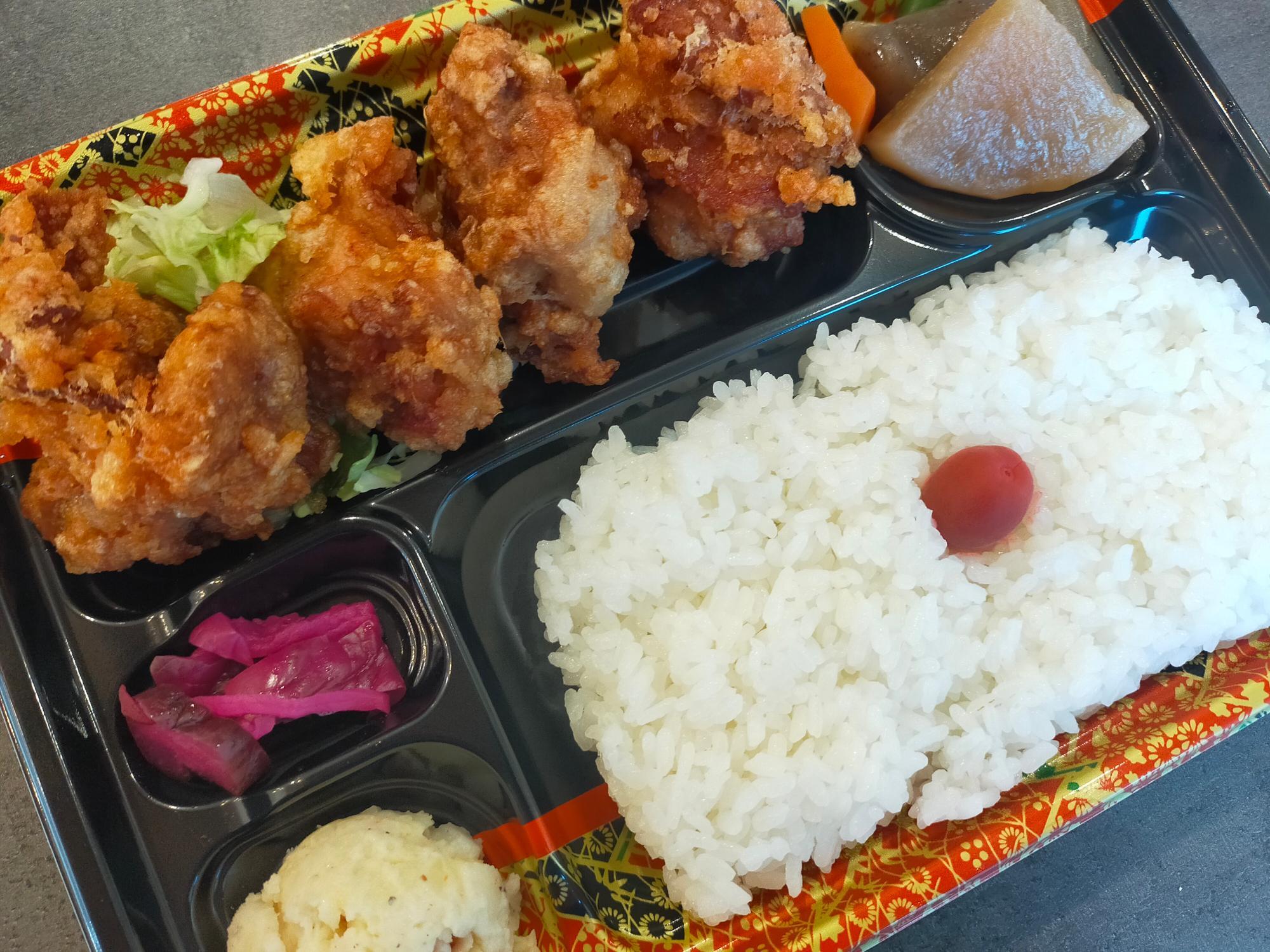 「いこい はなれ」の「からあげ弁当」