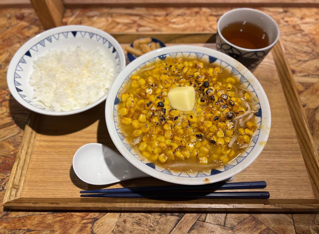 味噌バターコーン豚汁定食 979円