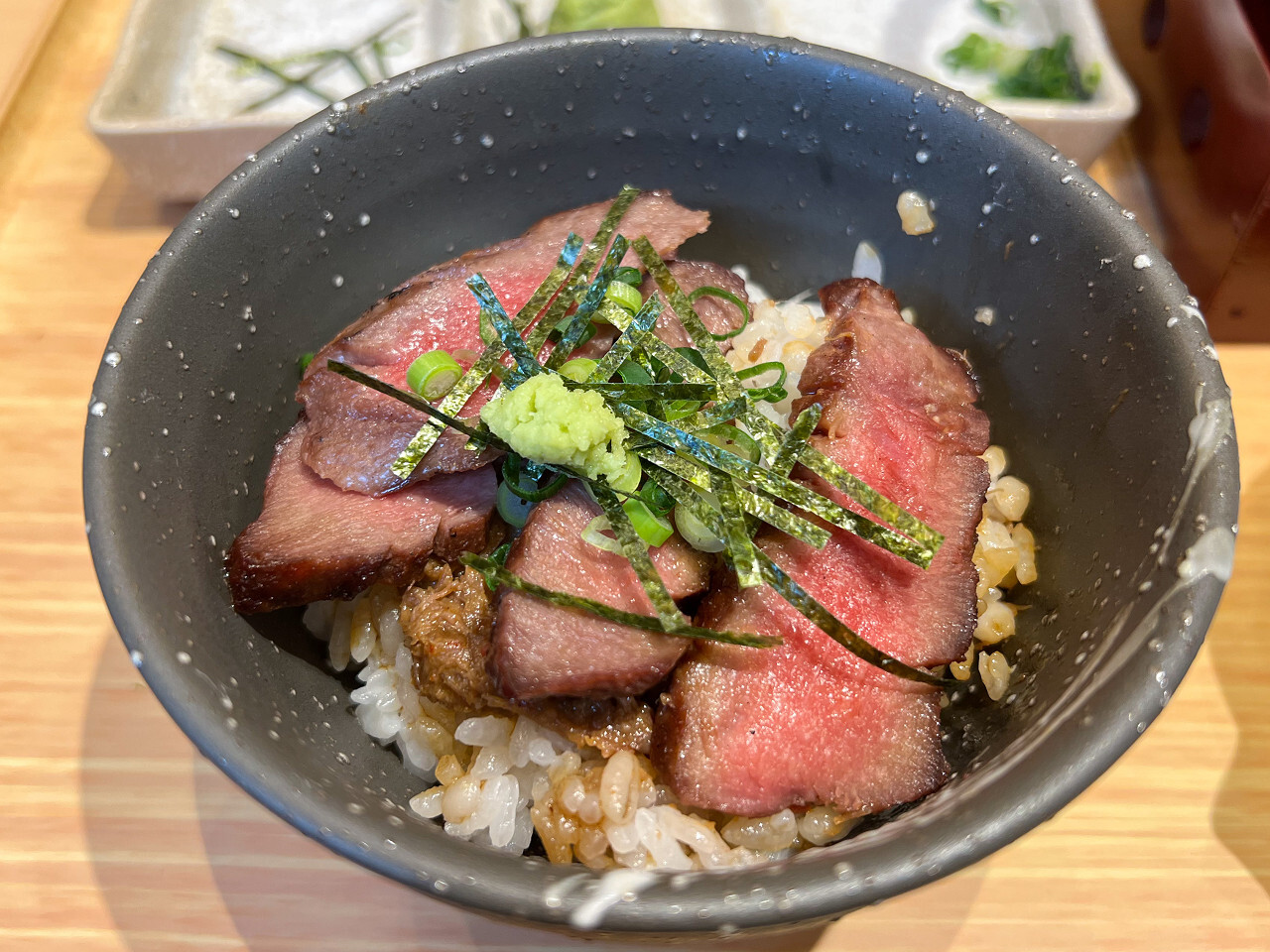 ②薬味をのせる　③「味付とろろ」をかける