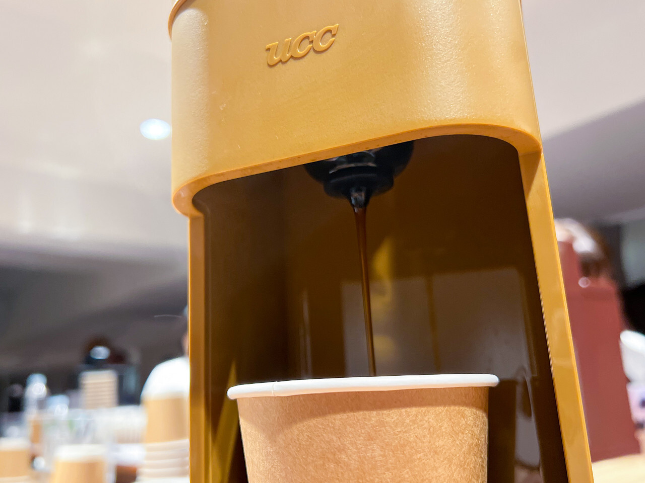 DEAN & DELUCA限定カラーのドリップコーヒーマシンが登場。実際 DEAN & DELUCA限定カラーのドリップコーヒーマシンが登場。実際