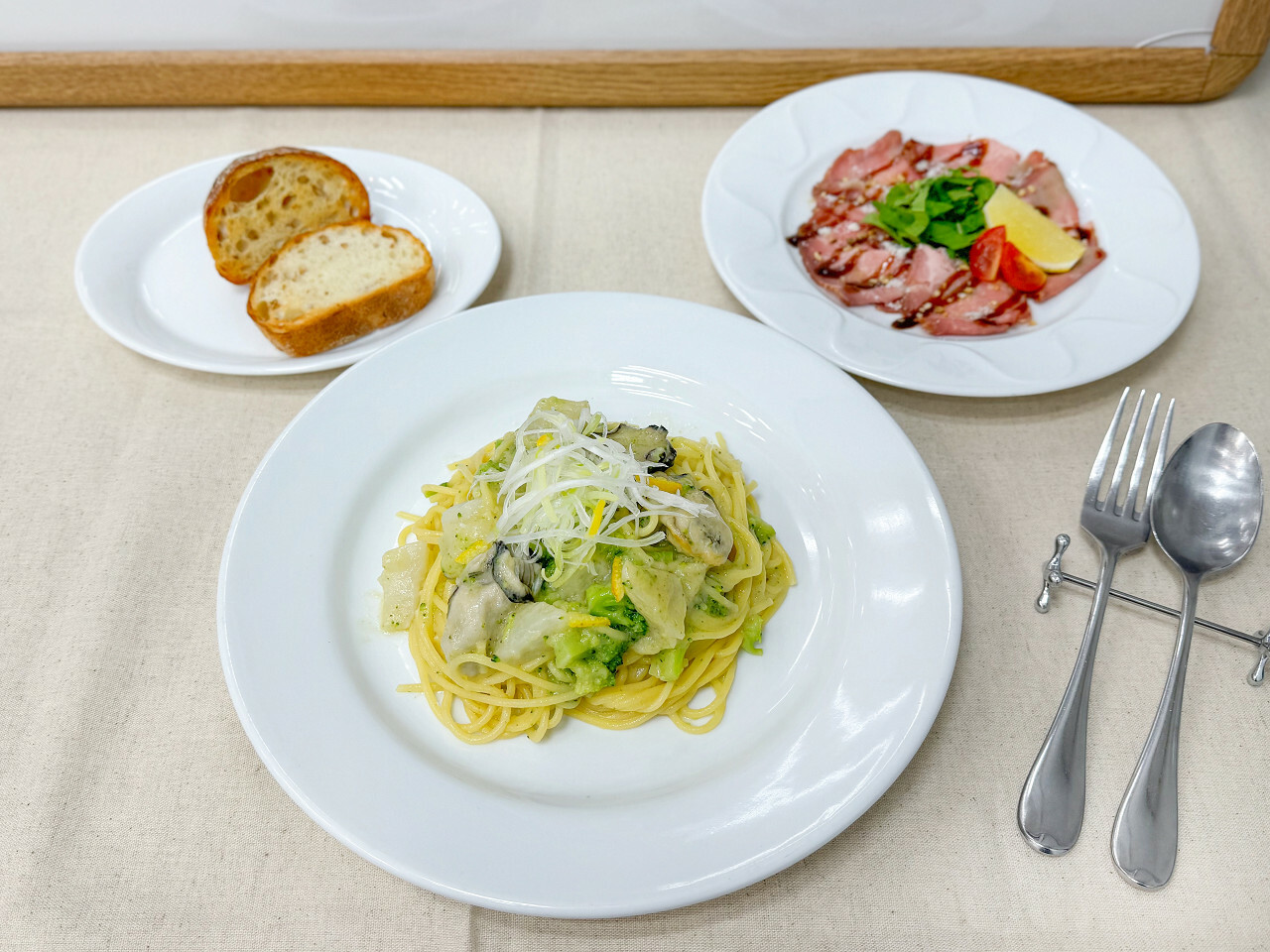 「播磨灘産牡蠣とトロトロ冬野菜のスパゲッティ　シェフおすすめセット」2519円