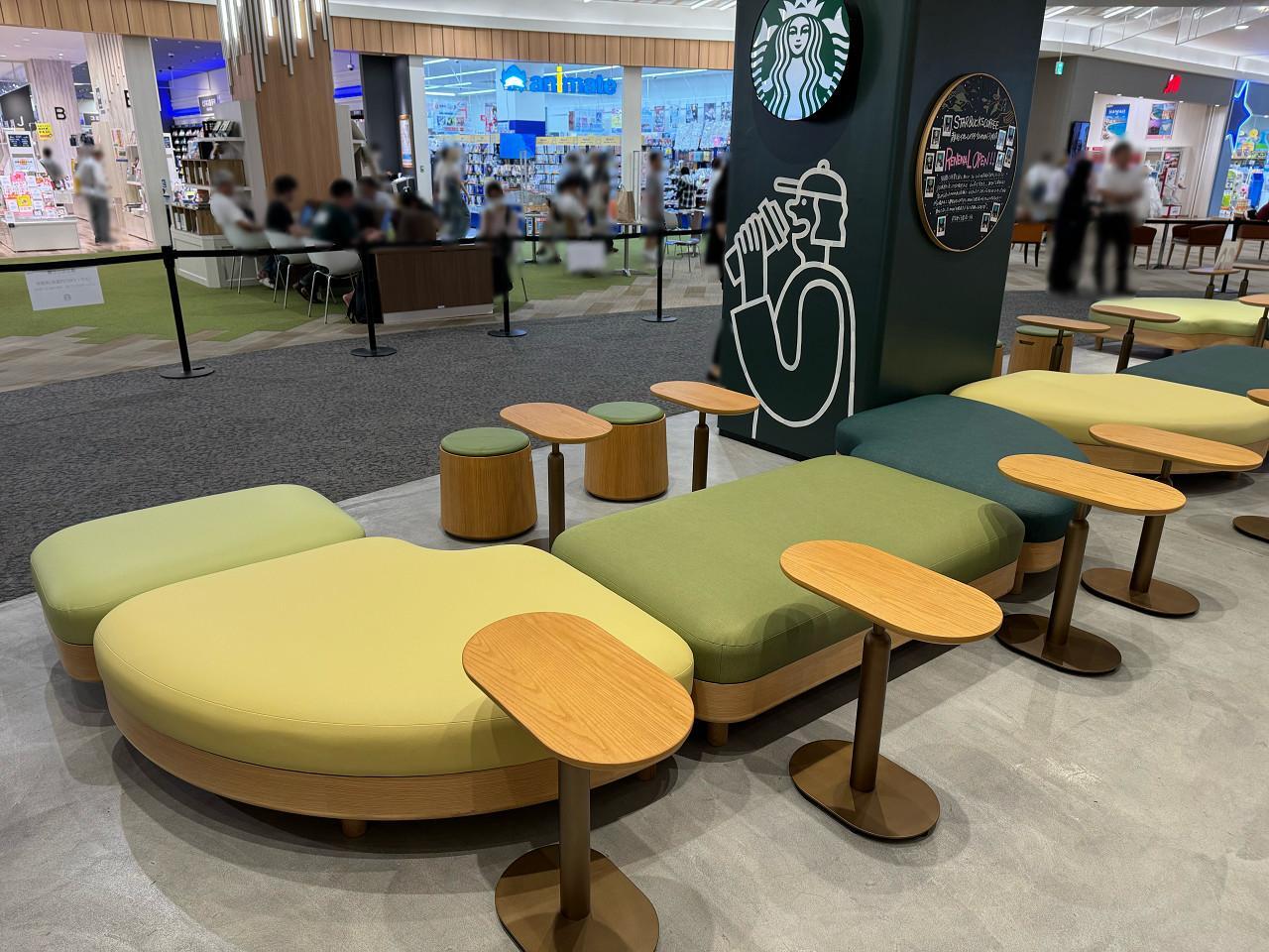 スタバ】国内初の「キッズフラペチーノ」が登場。子ども連れでも スタバ】国内初の「キッズフラペチーノ」が登場。子ども連れでも