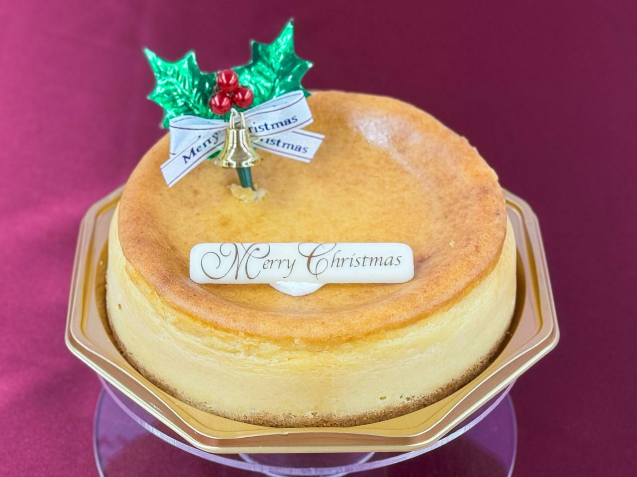 「クリスマスプレミアム濃厚ベイクドチーズケーキ」税込4300円 直径約125mm 12月1日（日）発売