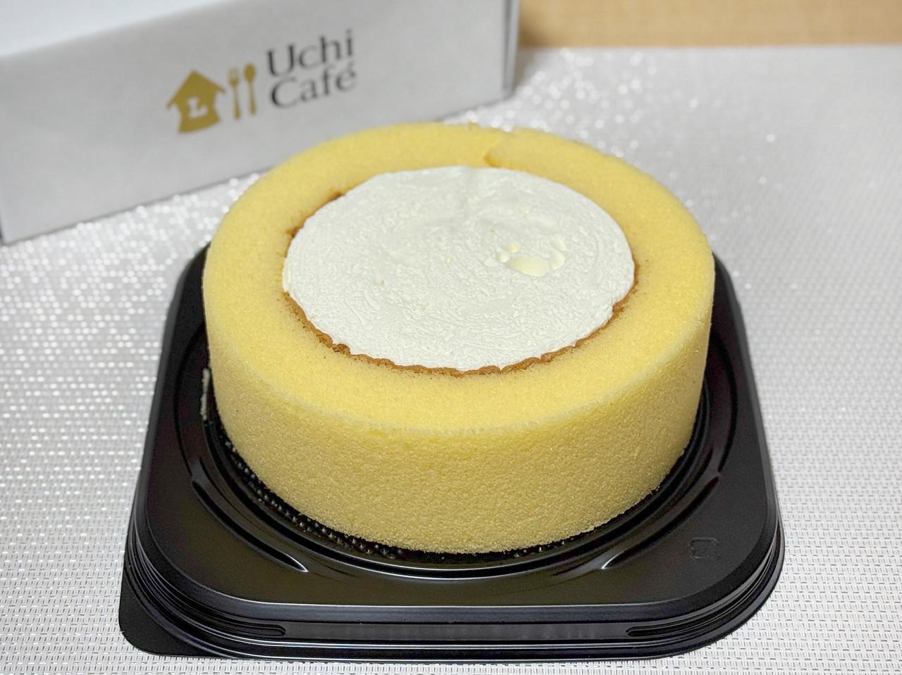 「プレミアムロールケーキ（5号相当）」（税込2400円）直径14.5センチ×高さ4センチ　※お酒使用