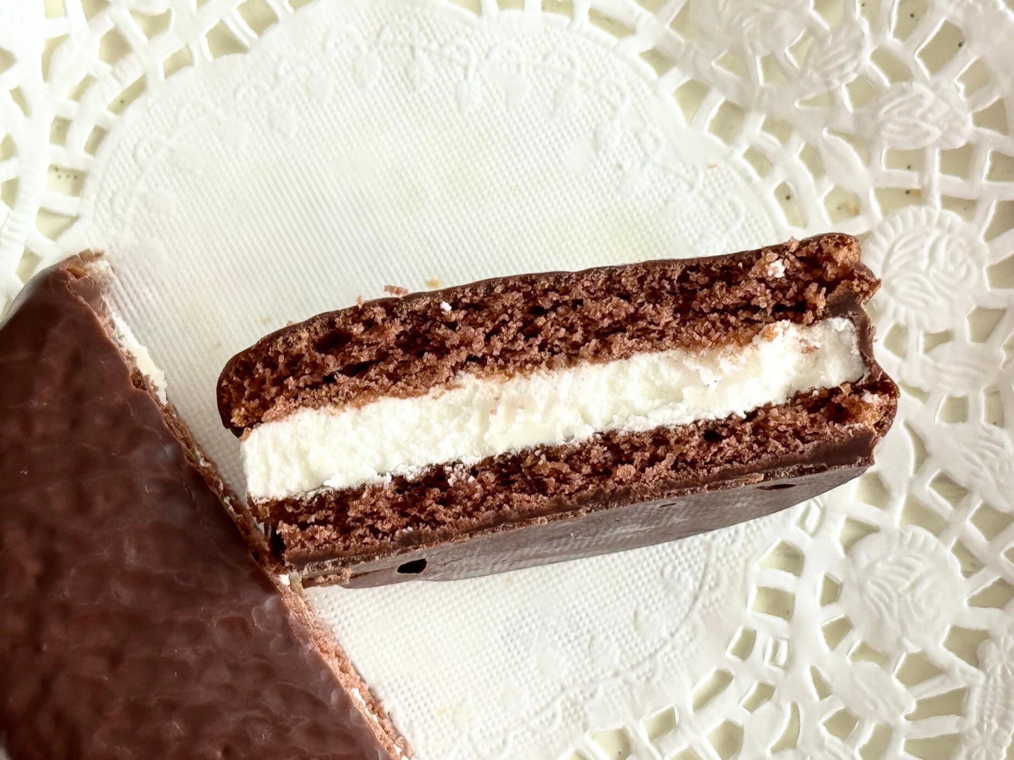 ロッテ】バスクチーズケーキ専門店「GAZTA」コラボのチョコパイ ロッテ】バスクチーズケーキ専門店「GAZTA」コラボのチョコパイ