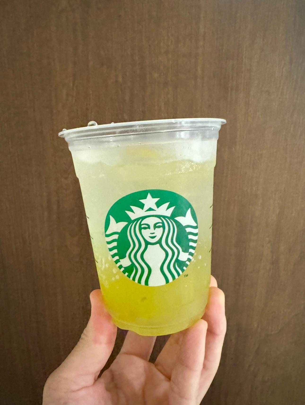 スタバ】爽快感がたまらないチラックス ソーダの新フレーバー