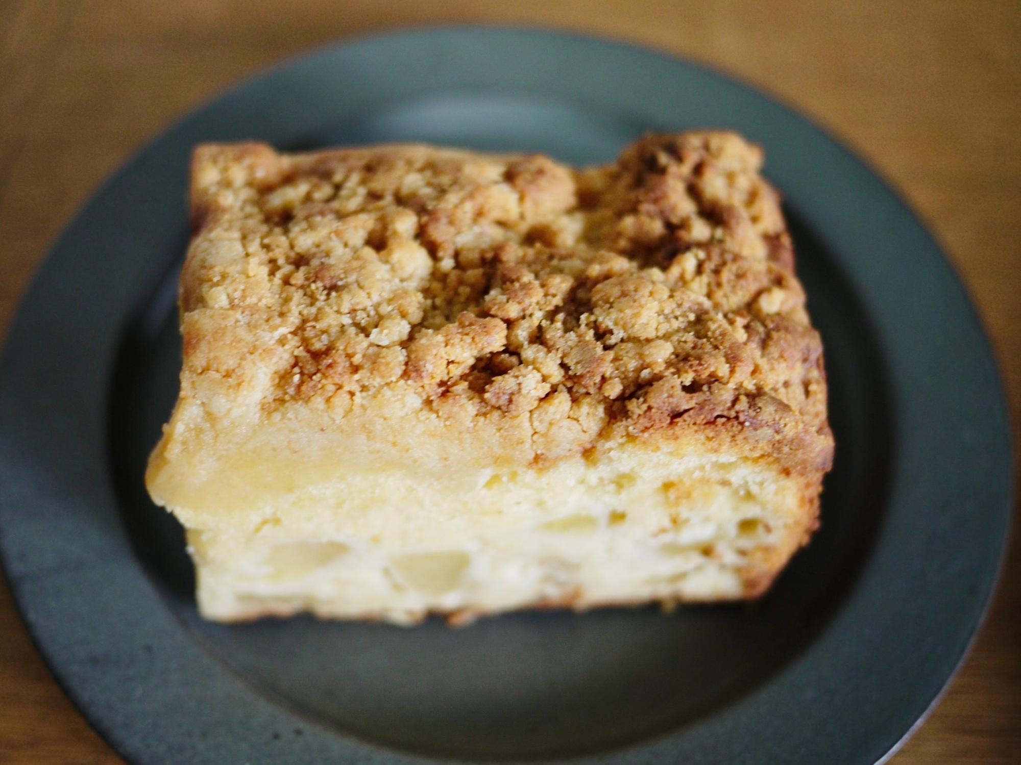 りんごのクランブルケーキ（税込702円）