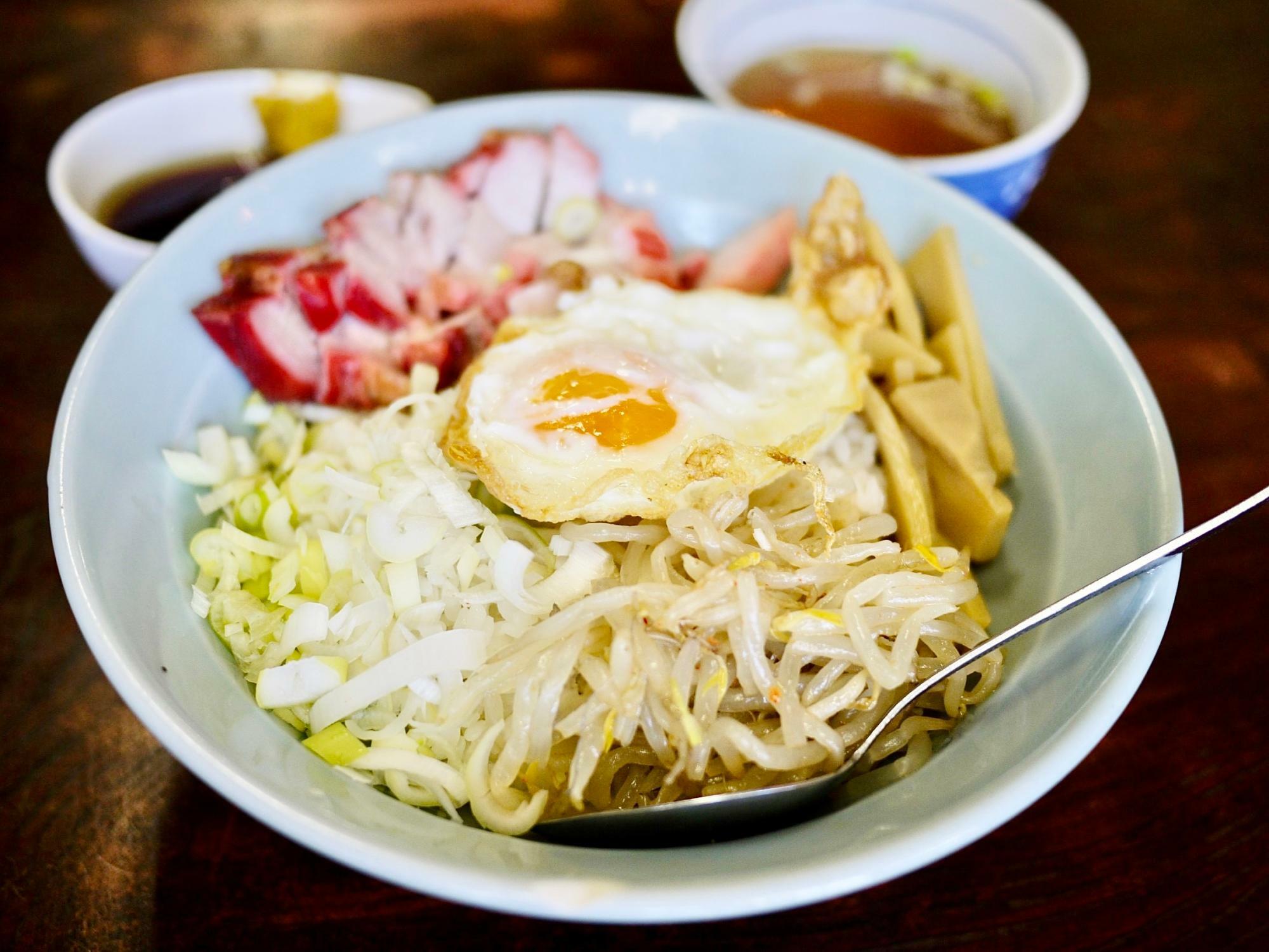 「酔来丼」スープ付き  500円（税込）