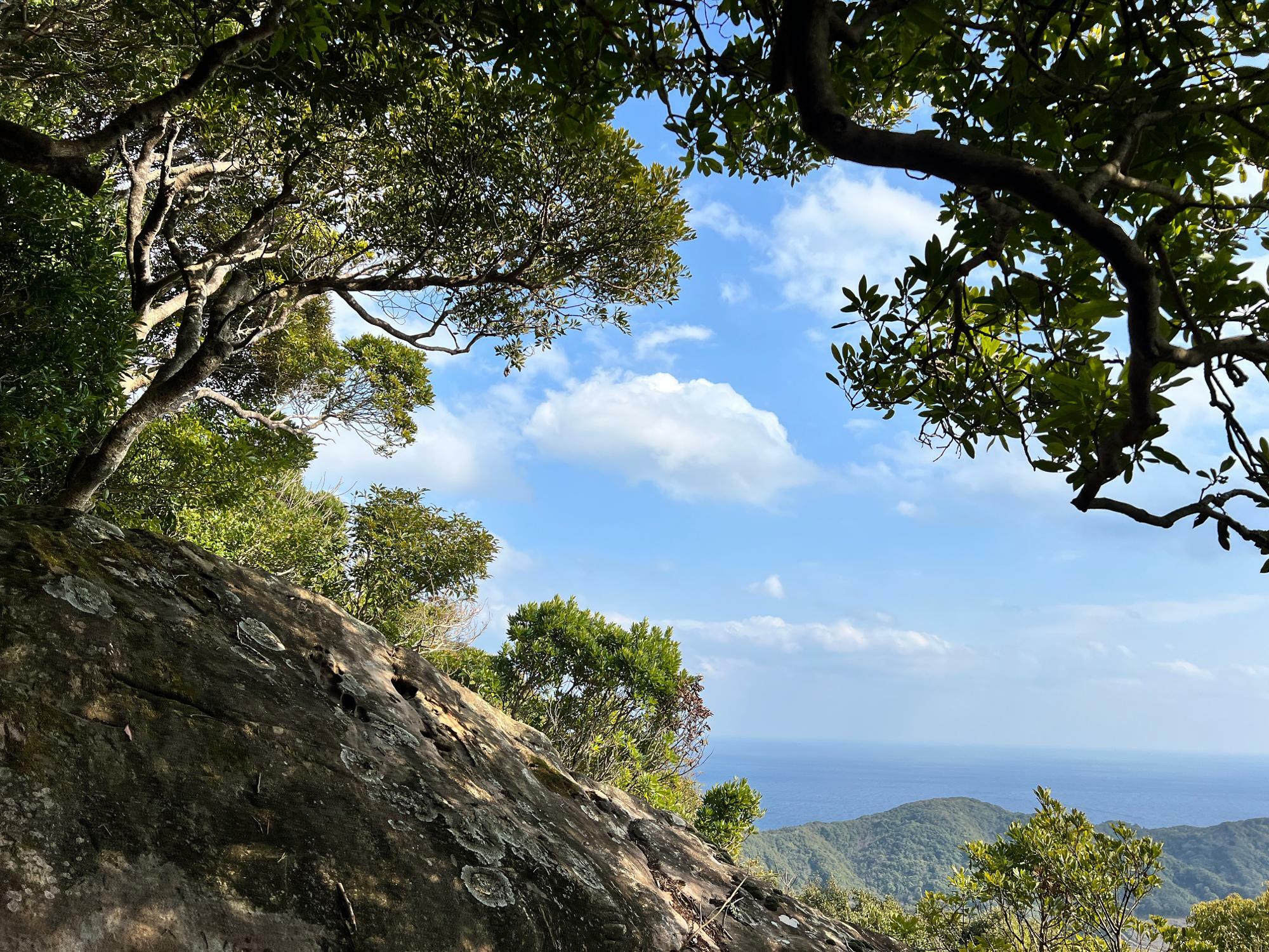 「にしり岩」からの景色