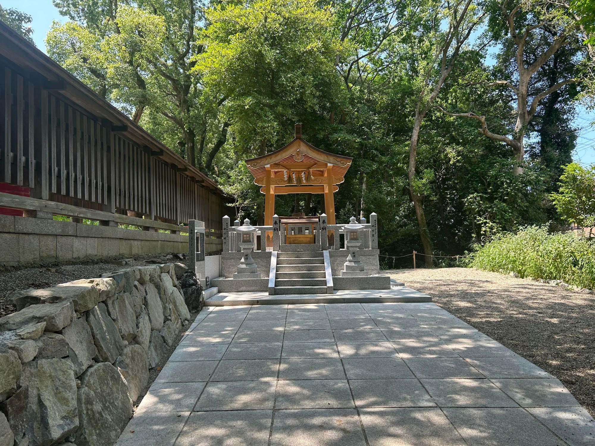 奥宮のあるこの場所は、なんだか空気が違うような気がします。