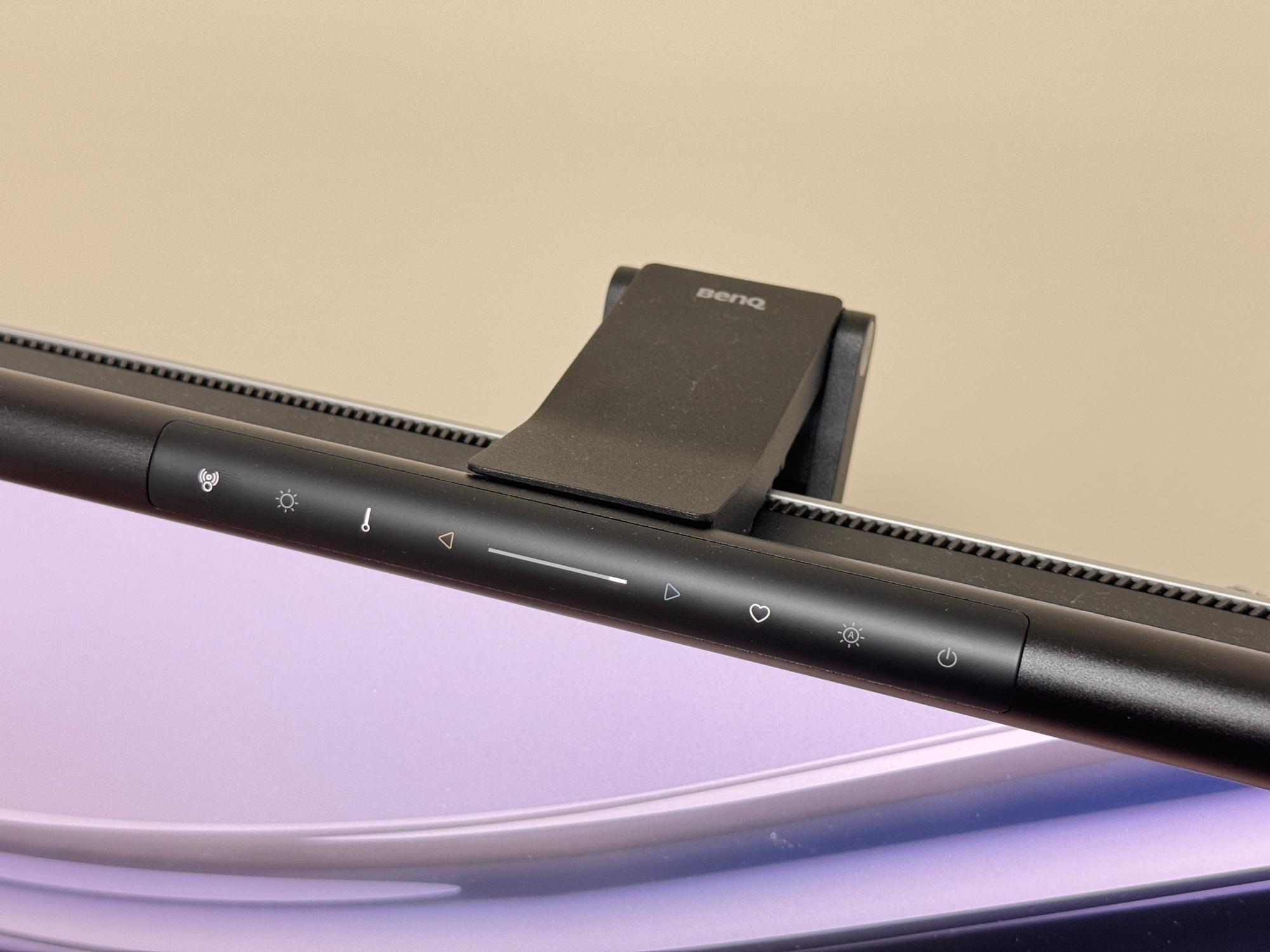 BenQ ScreenBar Proレビュー:最高のデスクライト見つけた(mitsu BenQ ScreenBar Proレビュー:最高のデスクライト見つけた(mitsu