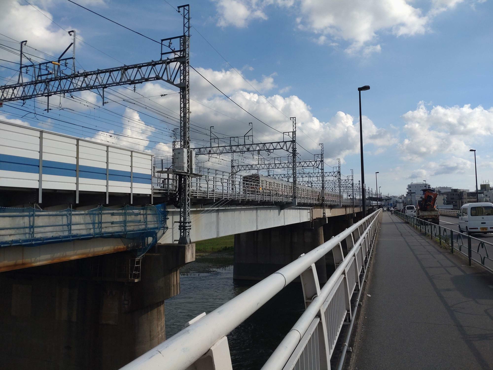 二子玉川と二子新地を往来する電車を見ることができます。