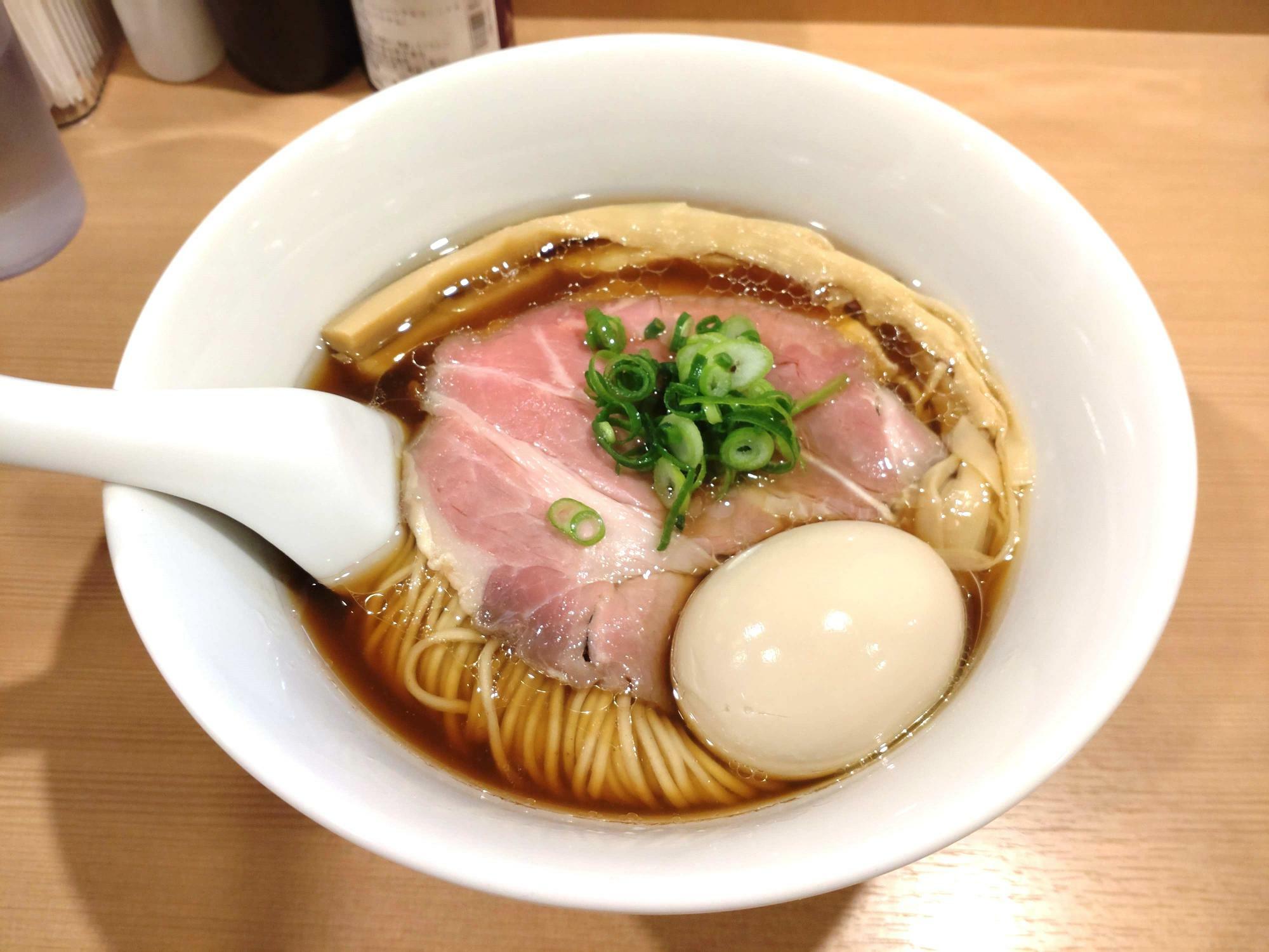 特製醤油らぁ麺（税込1050円）